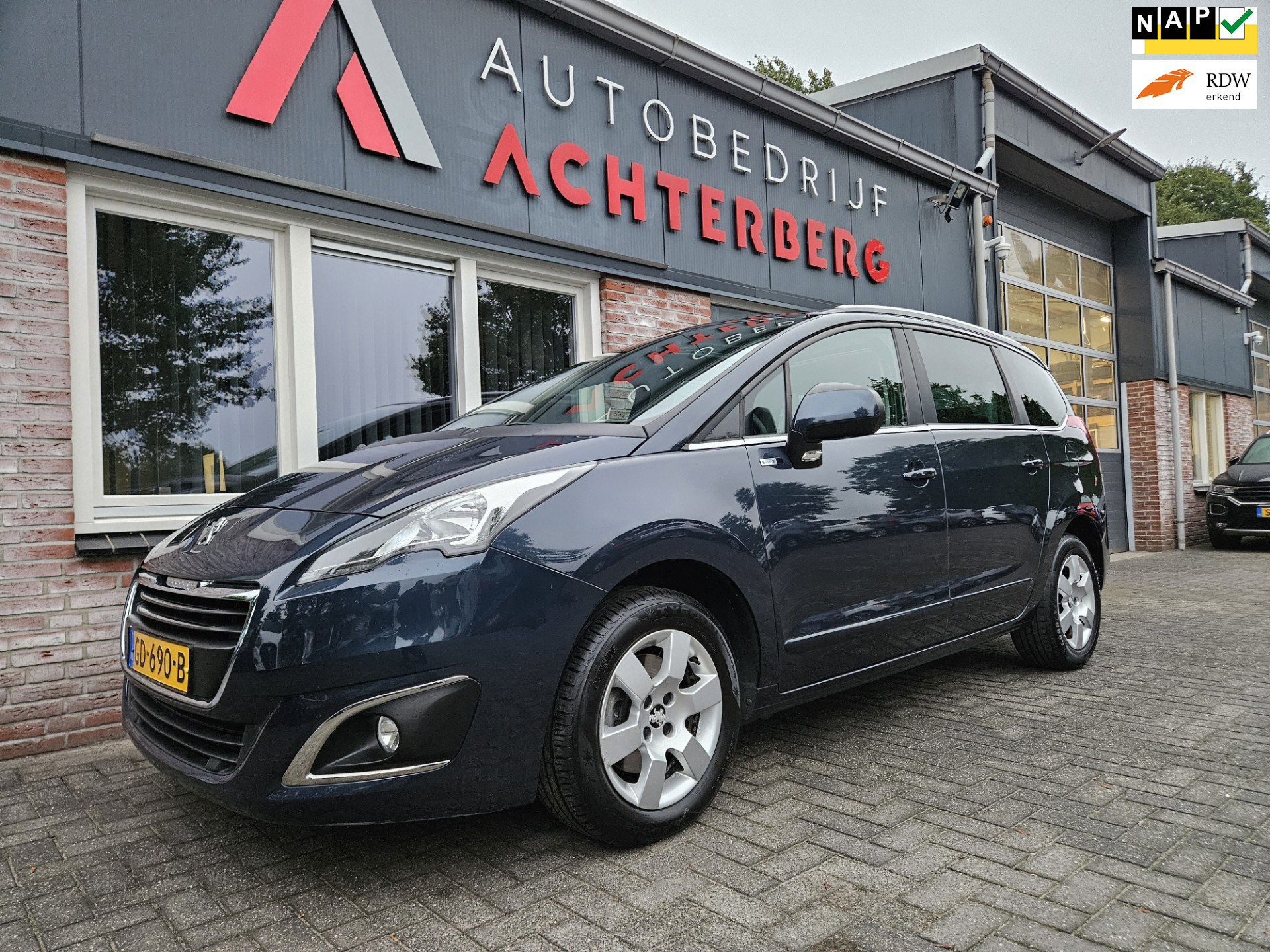 Peugeot 5008 1.6 THP Style 7-Zitplaatsen! Trekhaak! NAP! Camera! Airco/Clima! Cruise Control! 2015 - voorkant