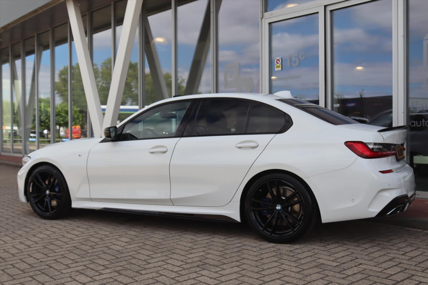 Foto van BMW 330i