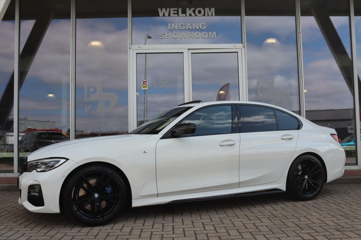 Foto van BMW 330i