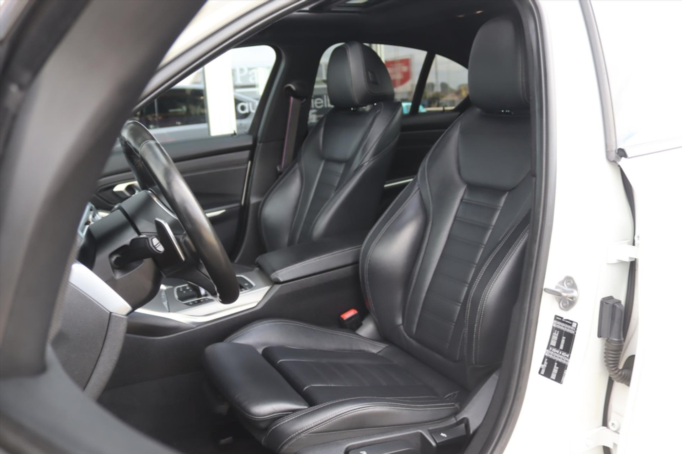 Foto van BMW 330i