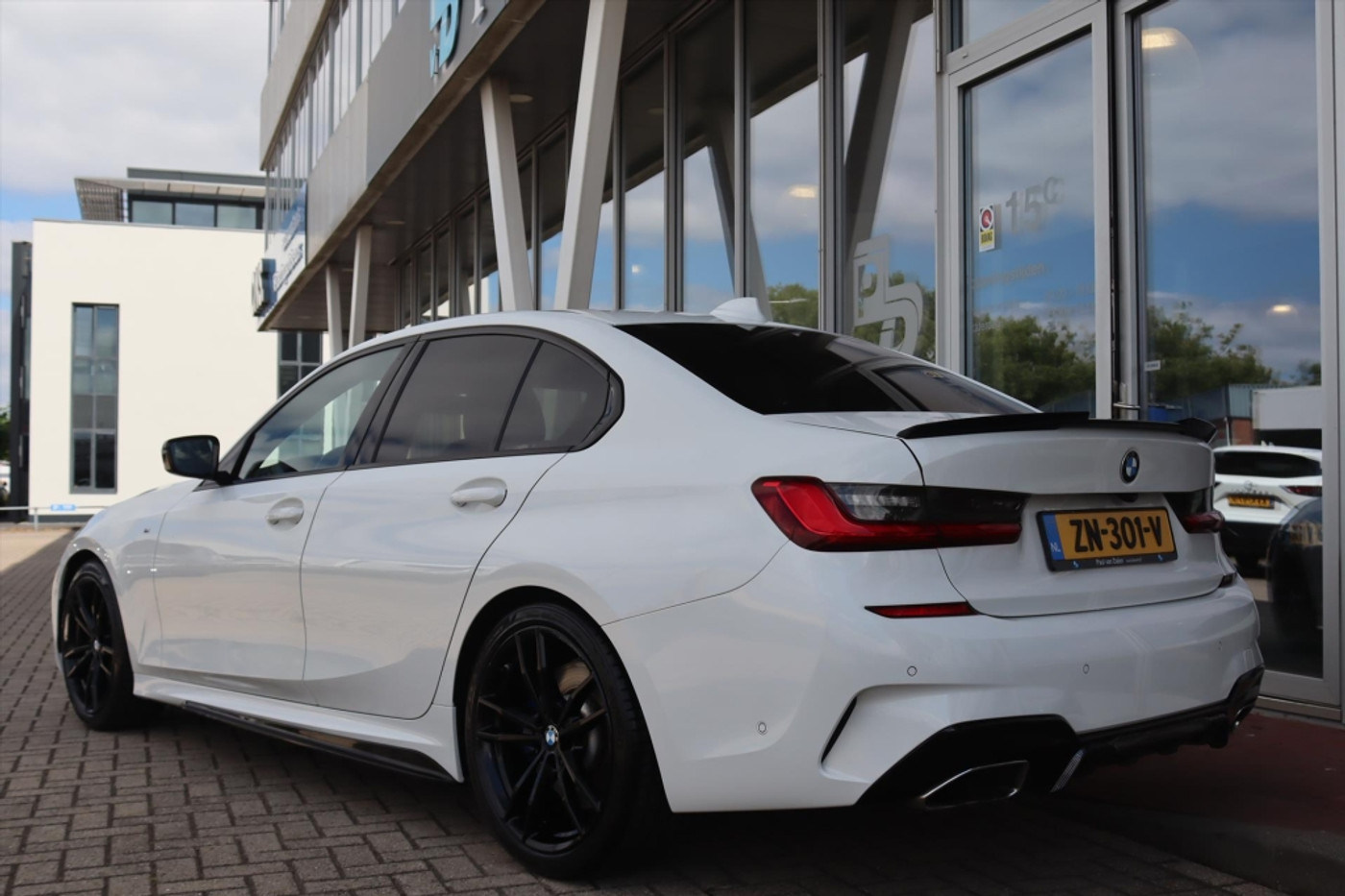 Foto van BMW 330i