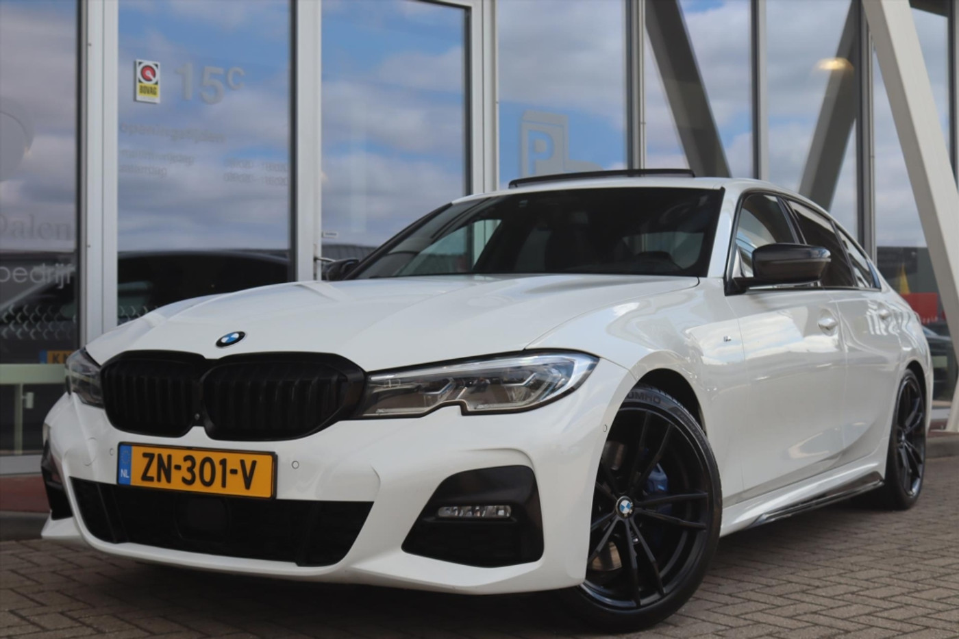 Foto van BMW 330i