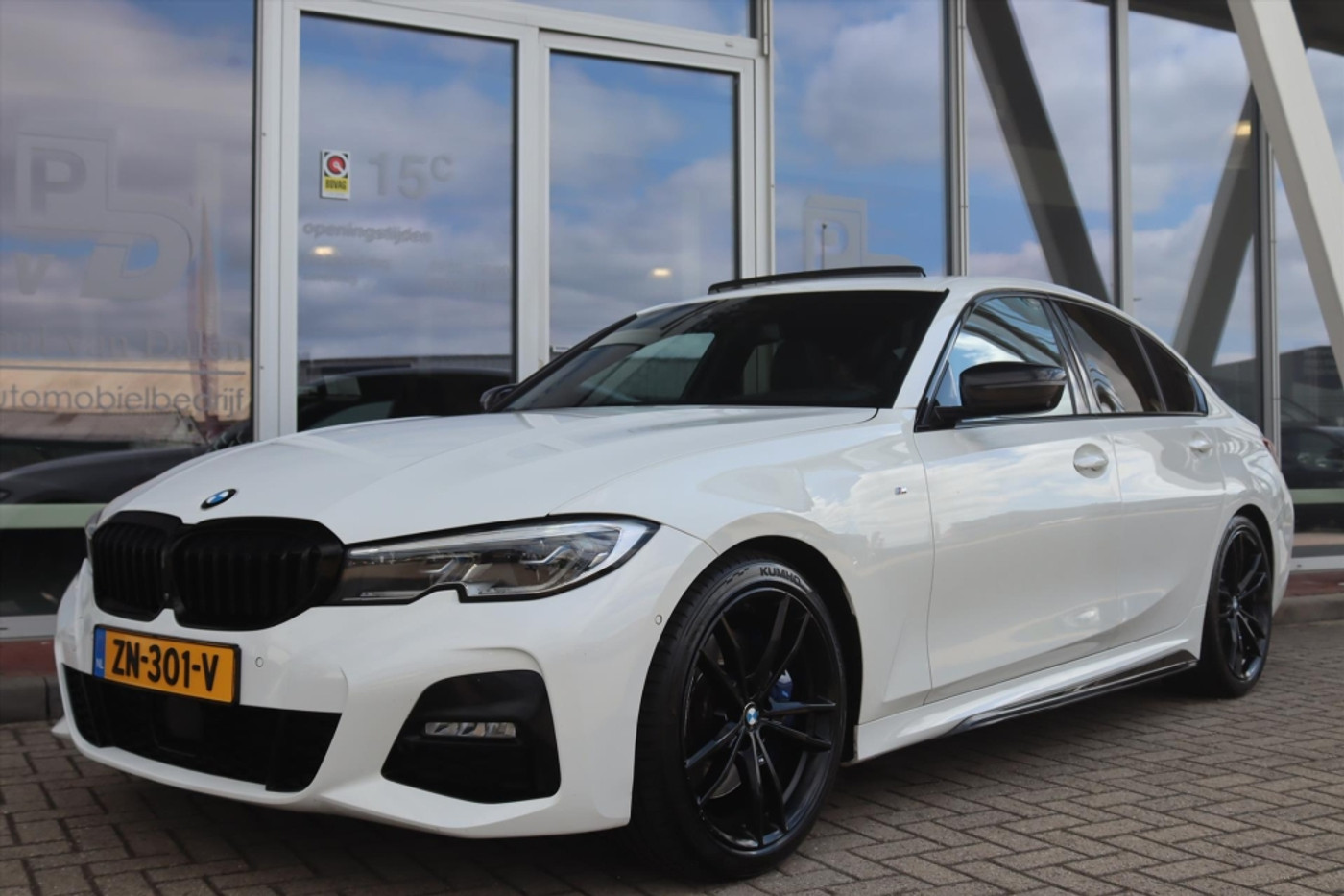 Foto van BMW 330i