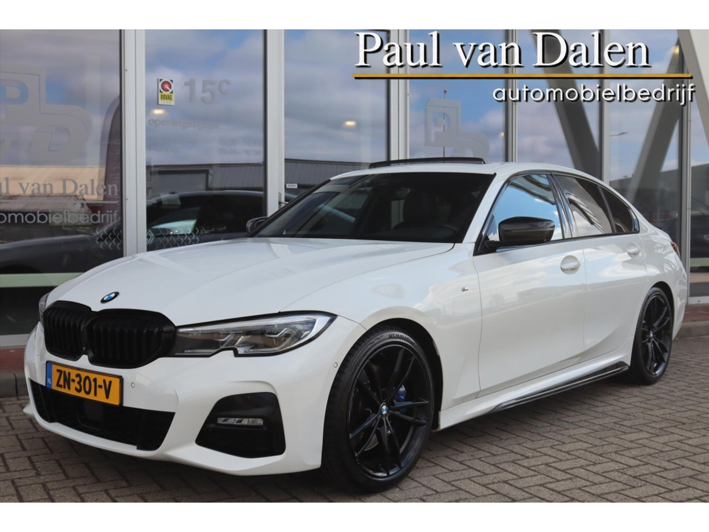 BMW 330i 330i 258PK AUTOMAAT M-SPORT PRO Panodak | Head Up | Navi | Laser | CoPilot Pack | Live Cockpit | H&K HiFi | 360 Camera | 19 Inch Lm | 2019 - voorkant