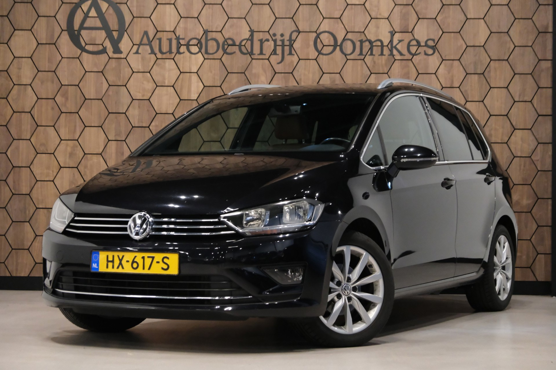 Volkswagen Golf Sportsvan 1.2 TSI Highline *CHIQUE Interieur* 160dkm Navi/Camera/Trekhaak 2016 - voorkant