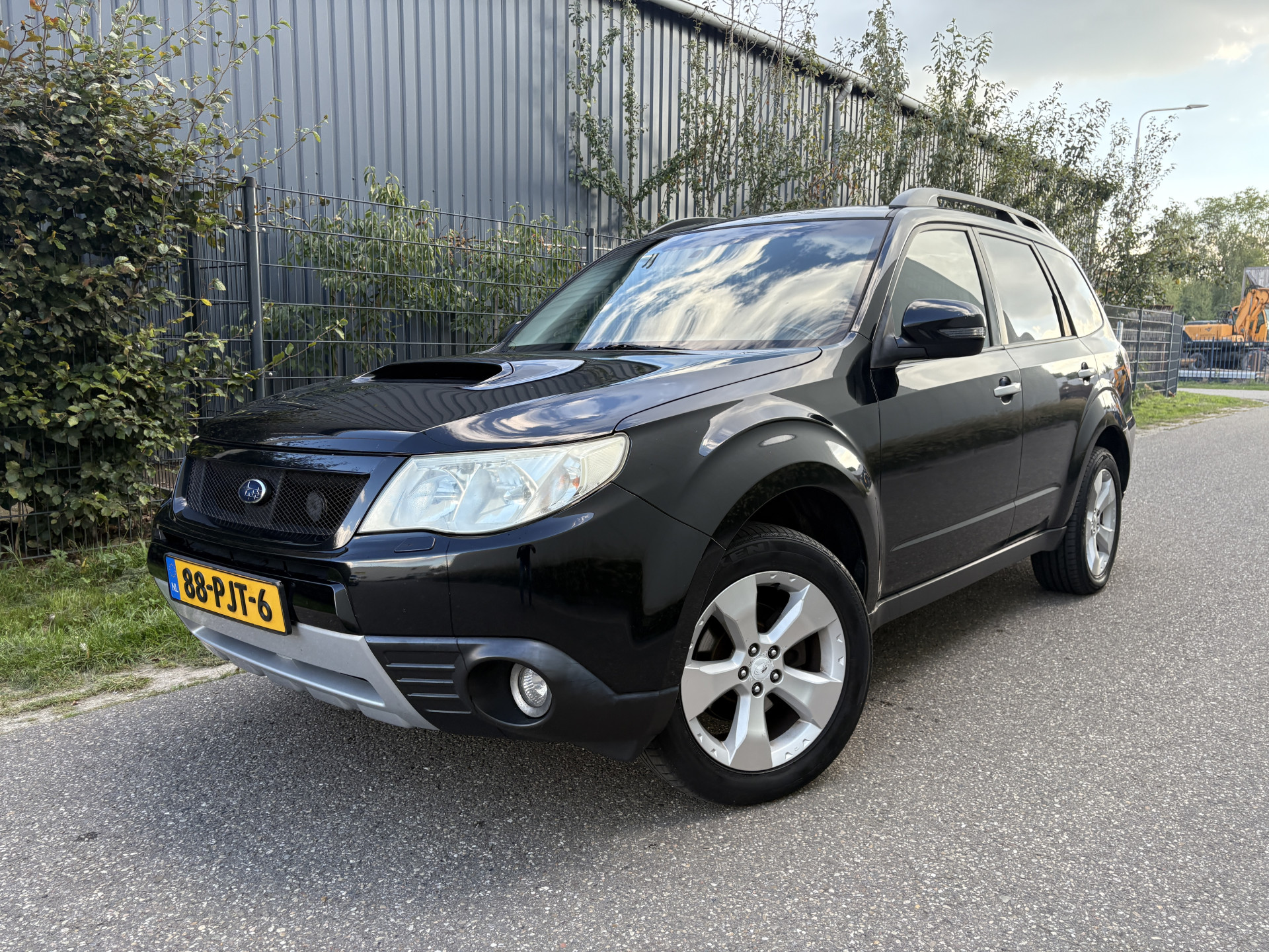 Subaru Forester 2.0 D XS Luxury / AWD / NAVI / AIRCO ECC / CRUISE / NIEUWE APK 2011 - voorkant