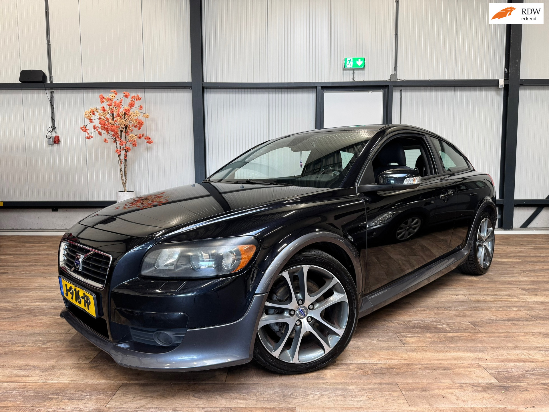 Volvo C30 2.4i Momentum / 5 CIL / CLIMA / CRUISE / 170PK / 2007 - voorkant