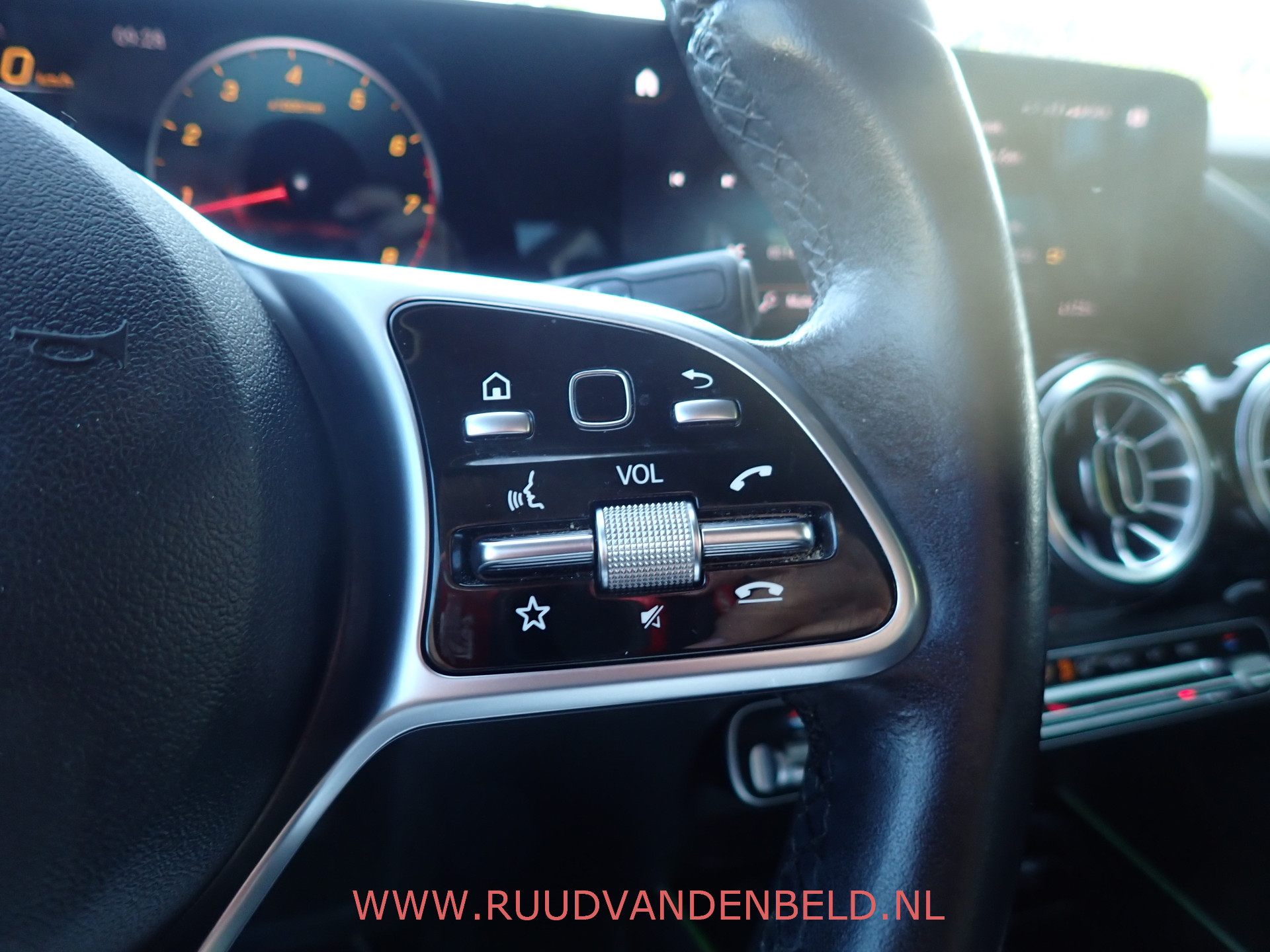 Foto van Mercedes-Benz B 200
