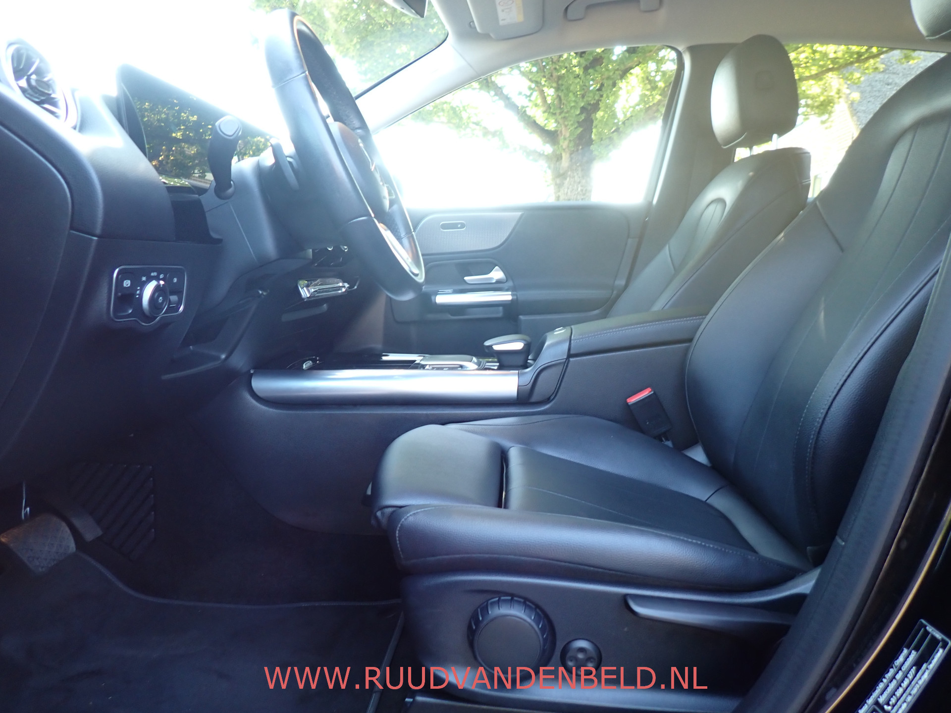 Foto van Mercedes-Benz B 200