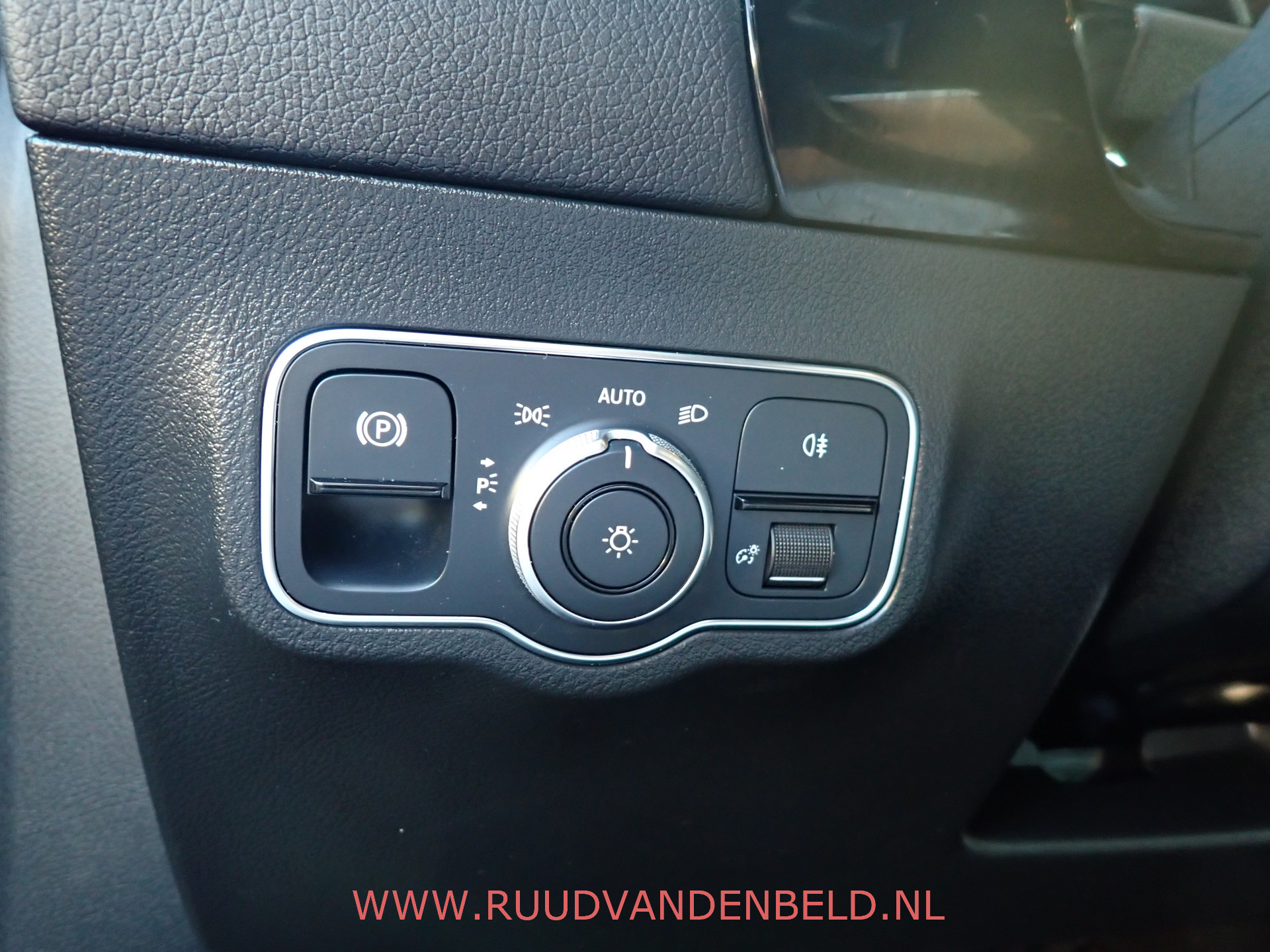 Foto van Mercedes-Benz B 200
