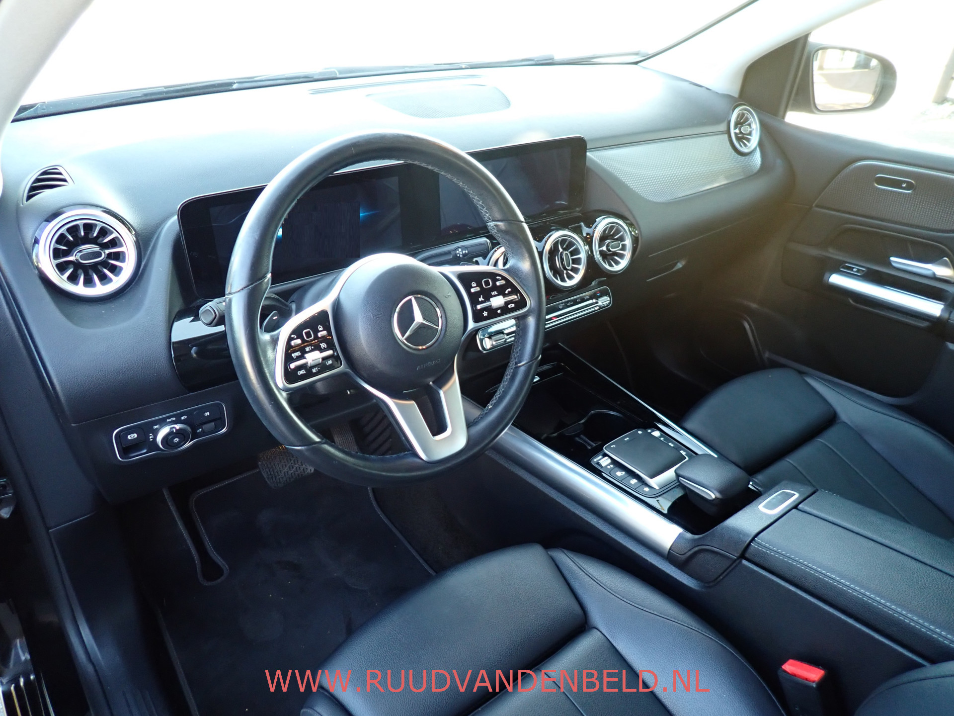Foto van Mercedes-Benz B 200