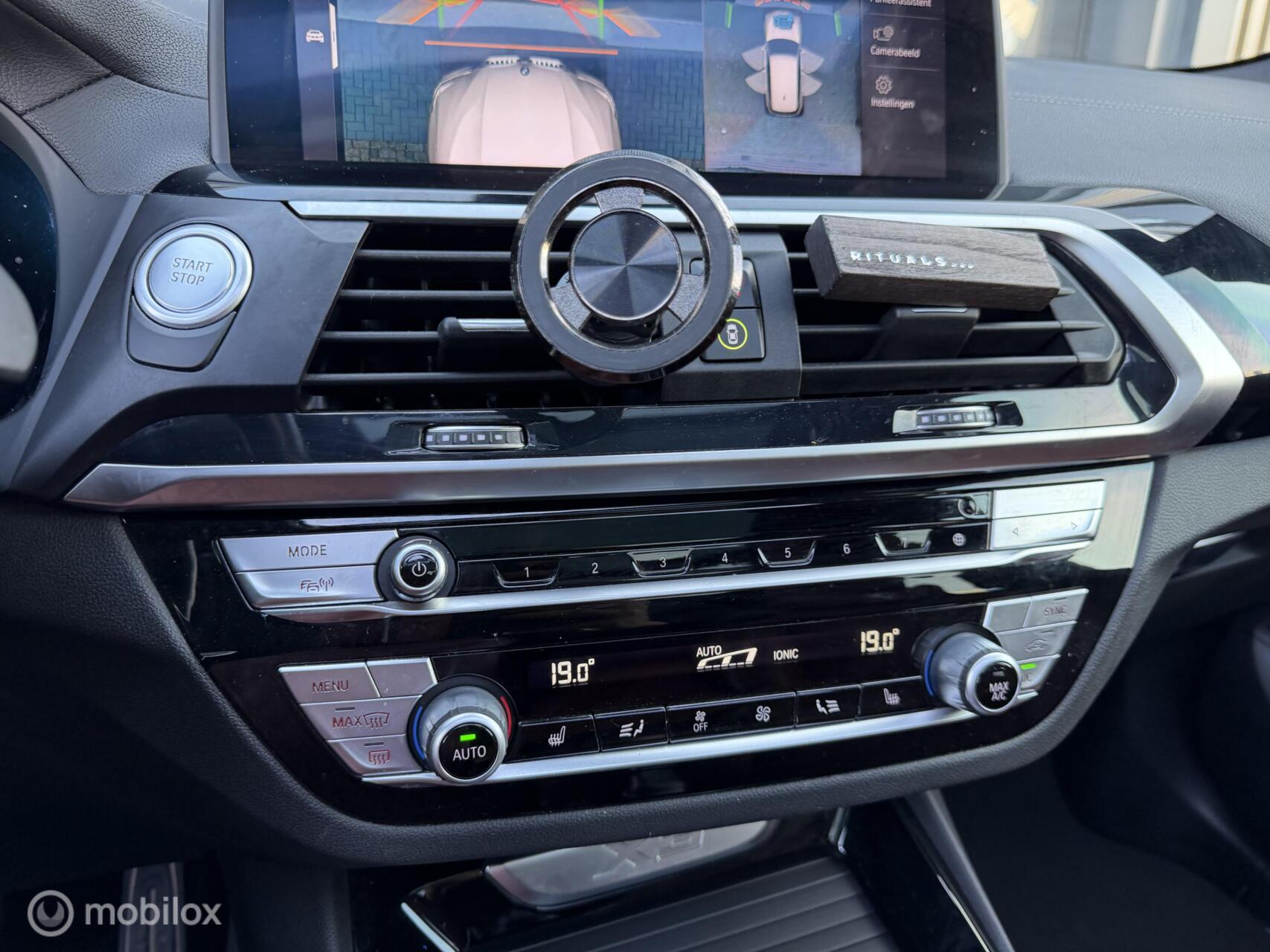 Foto van BMW X3 Xdrive30e
