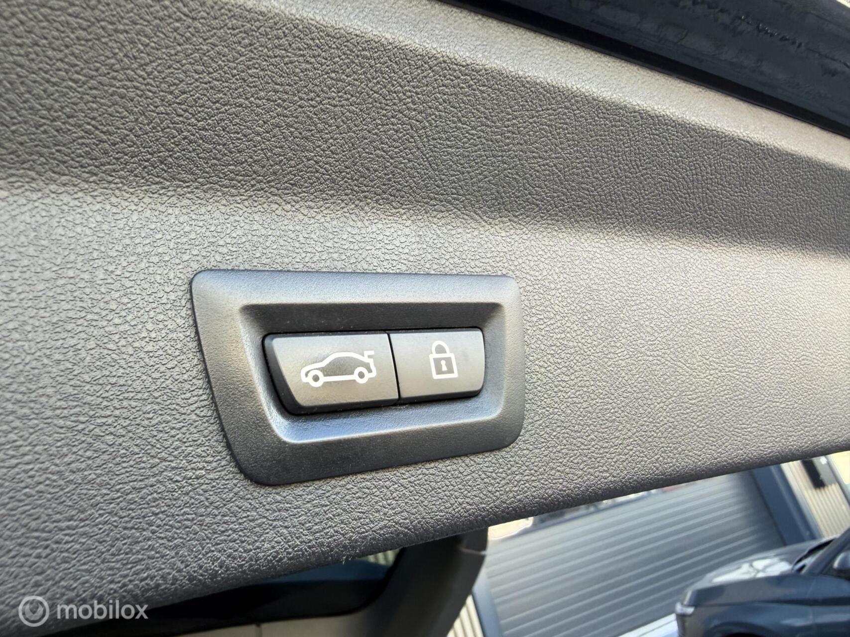 Foto van BMW X3 Xdrive30e