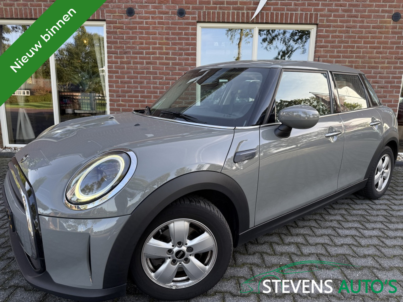 Mini One 1.5 One Essential NAVI / PDC / CLIMA / CRUISE / LMV 2021 - voorkant