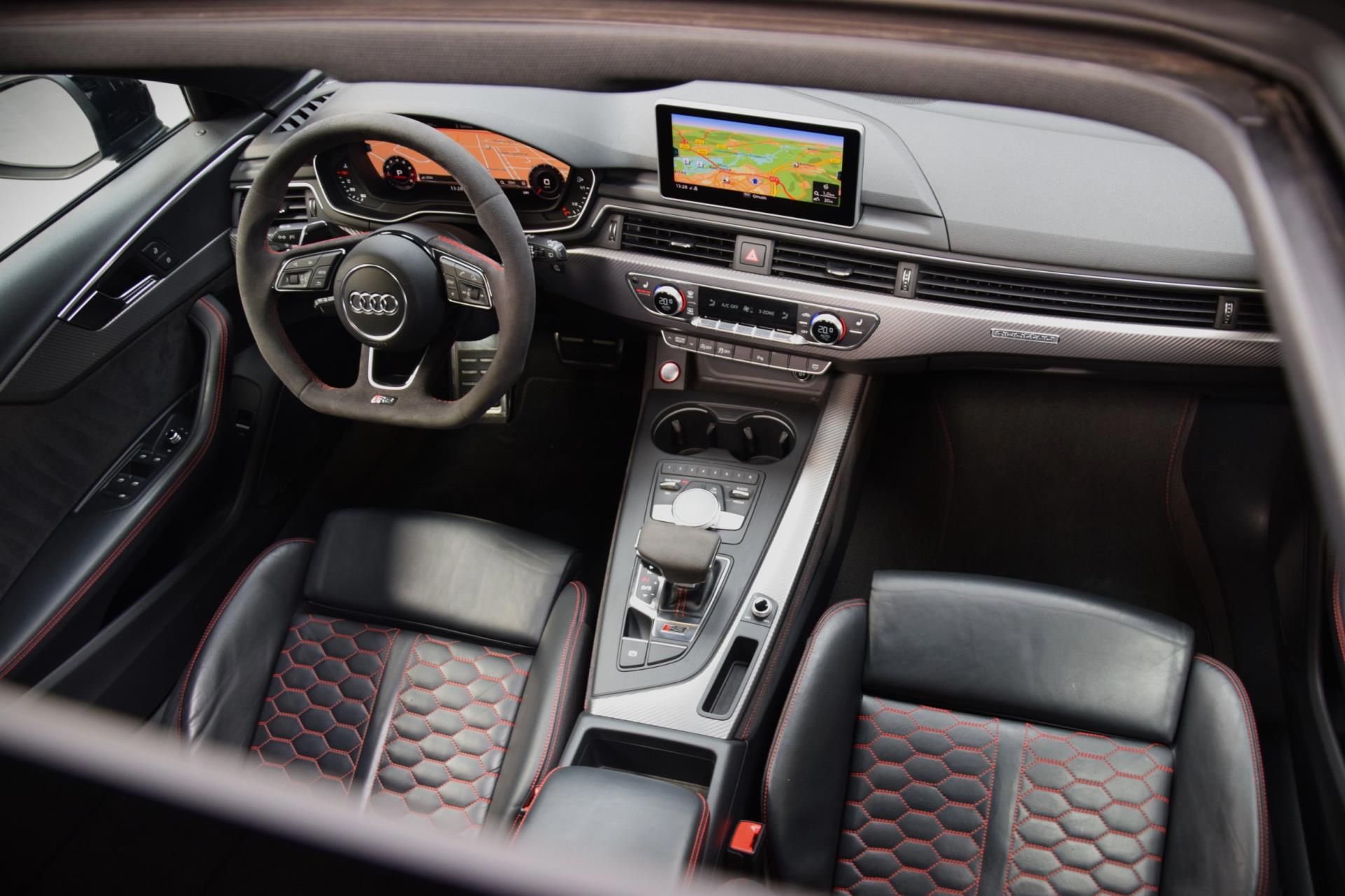 Foto van Audi RS 4 Avant
