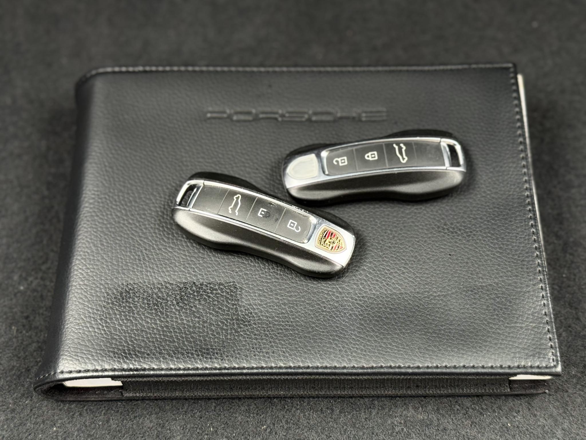 Foto van Porsche Cayenne E-hybrid