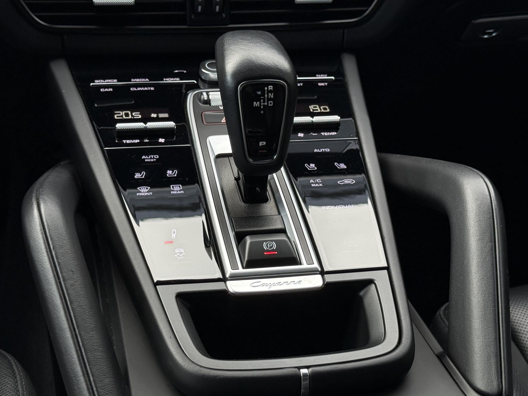 Foto van Porsche Cayenne E-hybrid