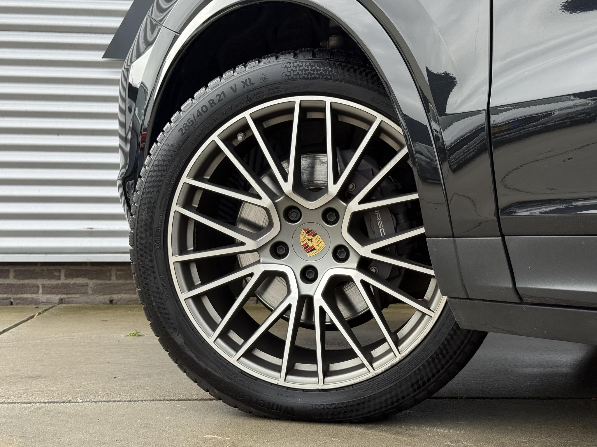 Foto van Porsche Cayenne E-hybrid