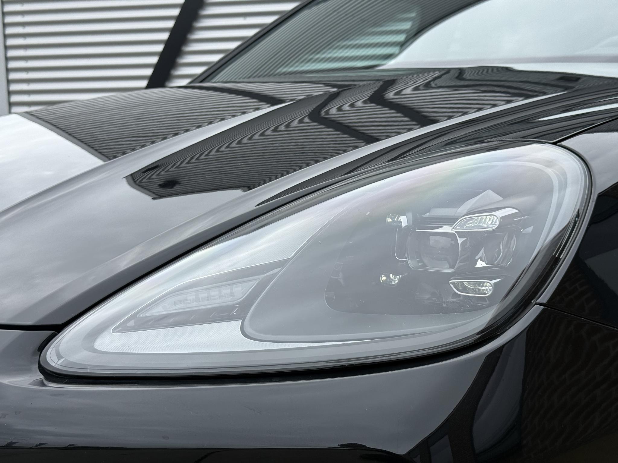 Foto van Porsche Cayenne E-hybrid