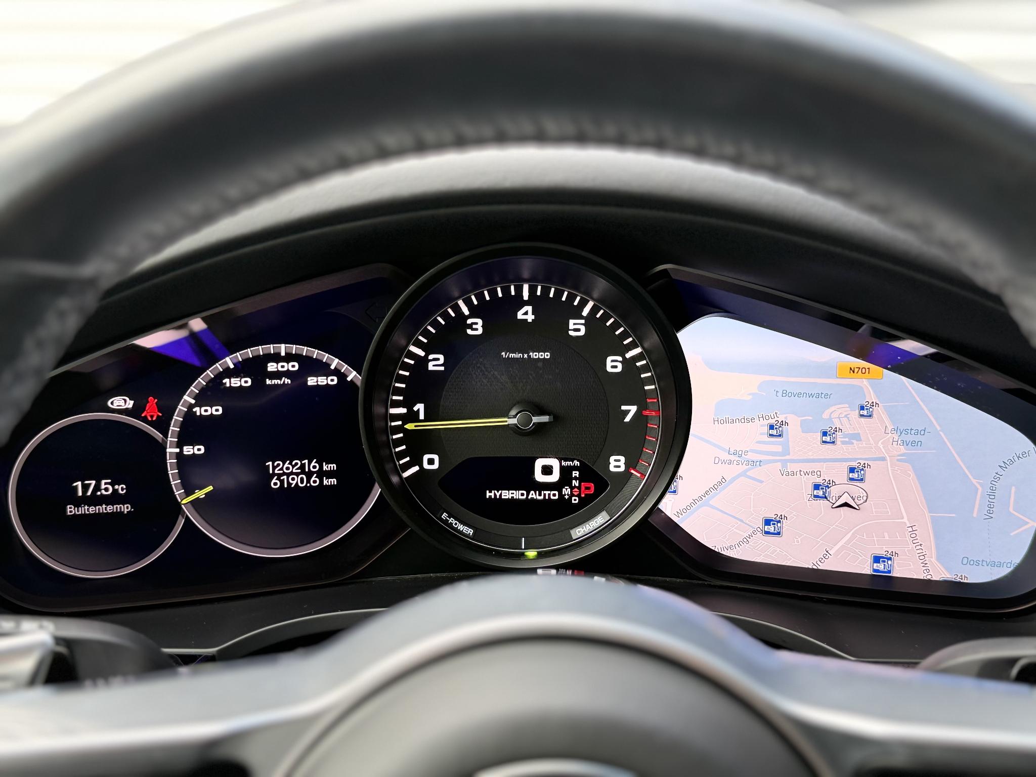 Foto van Porsche Cayenne E-hybrid