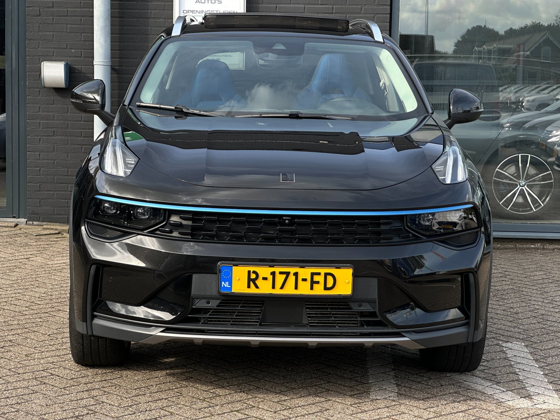Foto van Lynk&co LYNK & Co 01