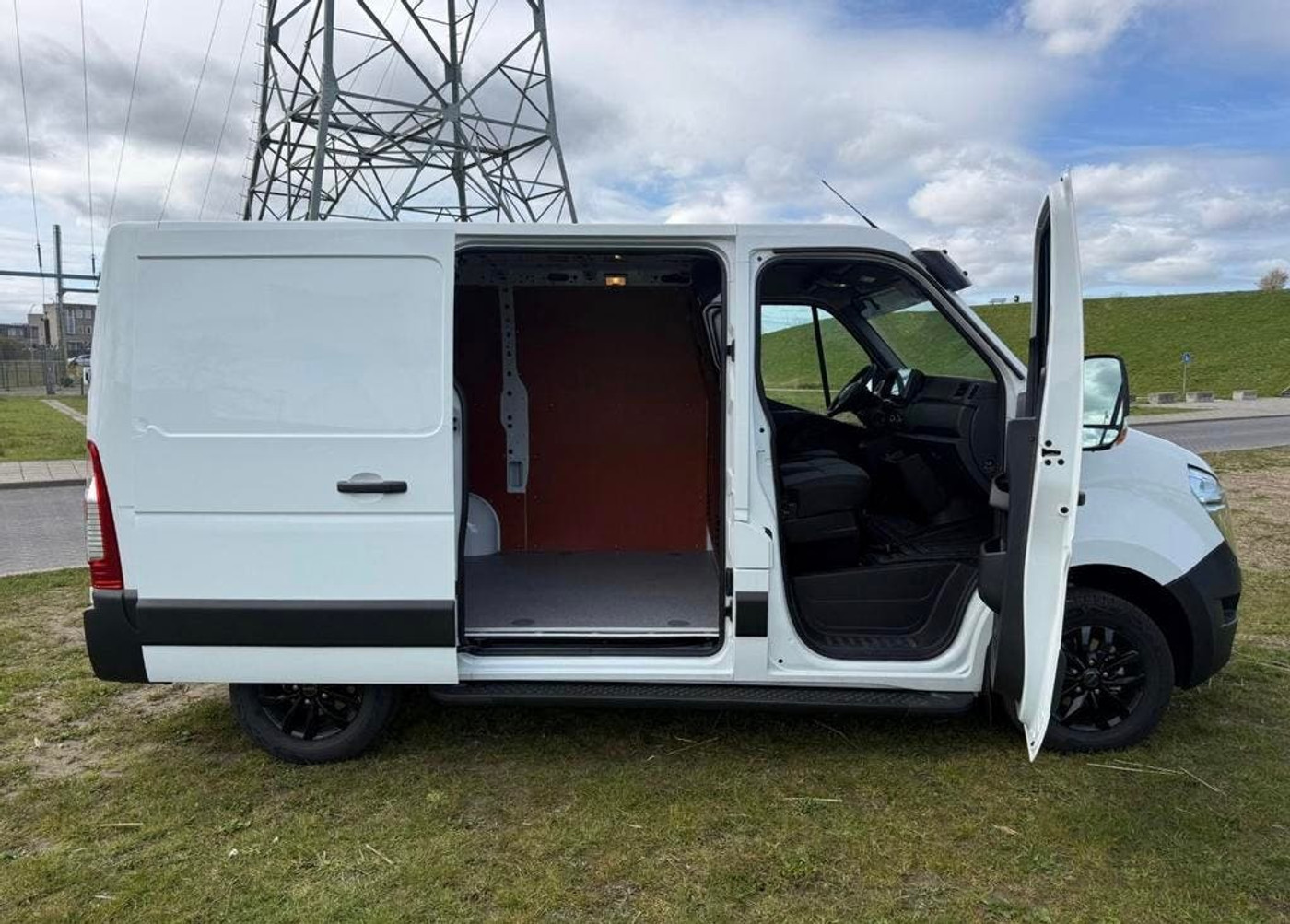 Foto van Nissan Interstar