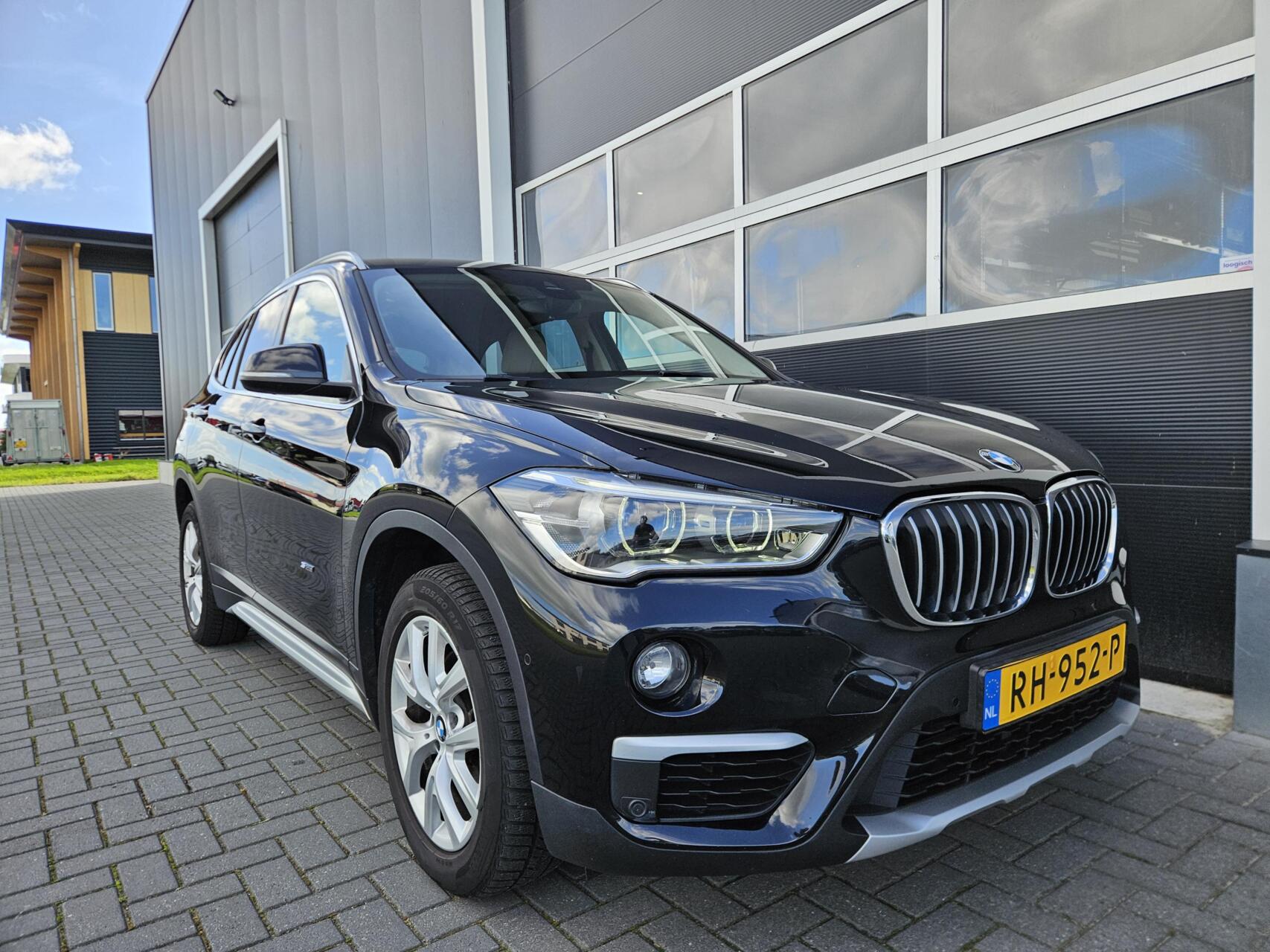 Foto van BMW X1 Sdrive18i
