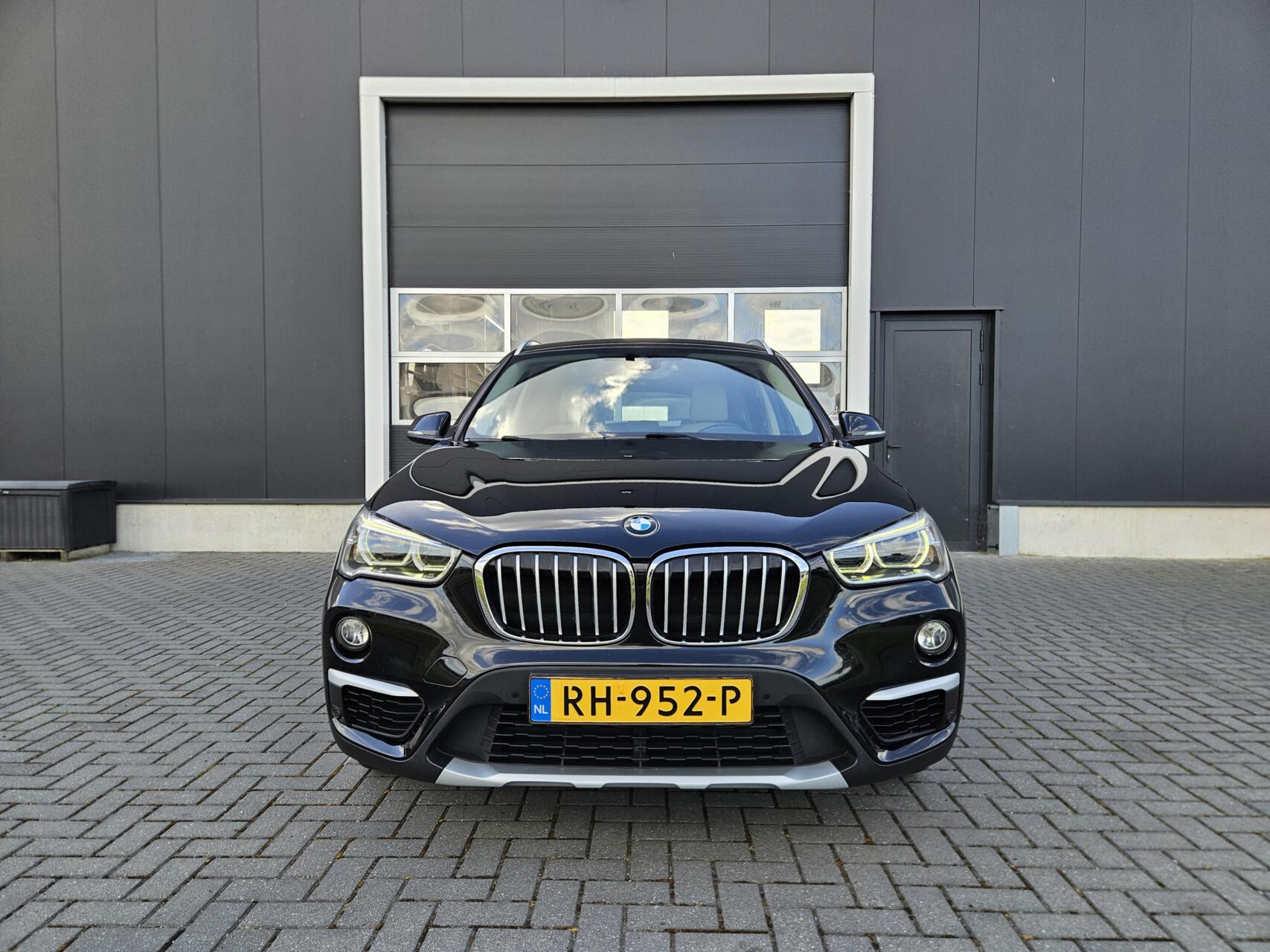 Foto van BMW X1 Sdrive18i