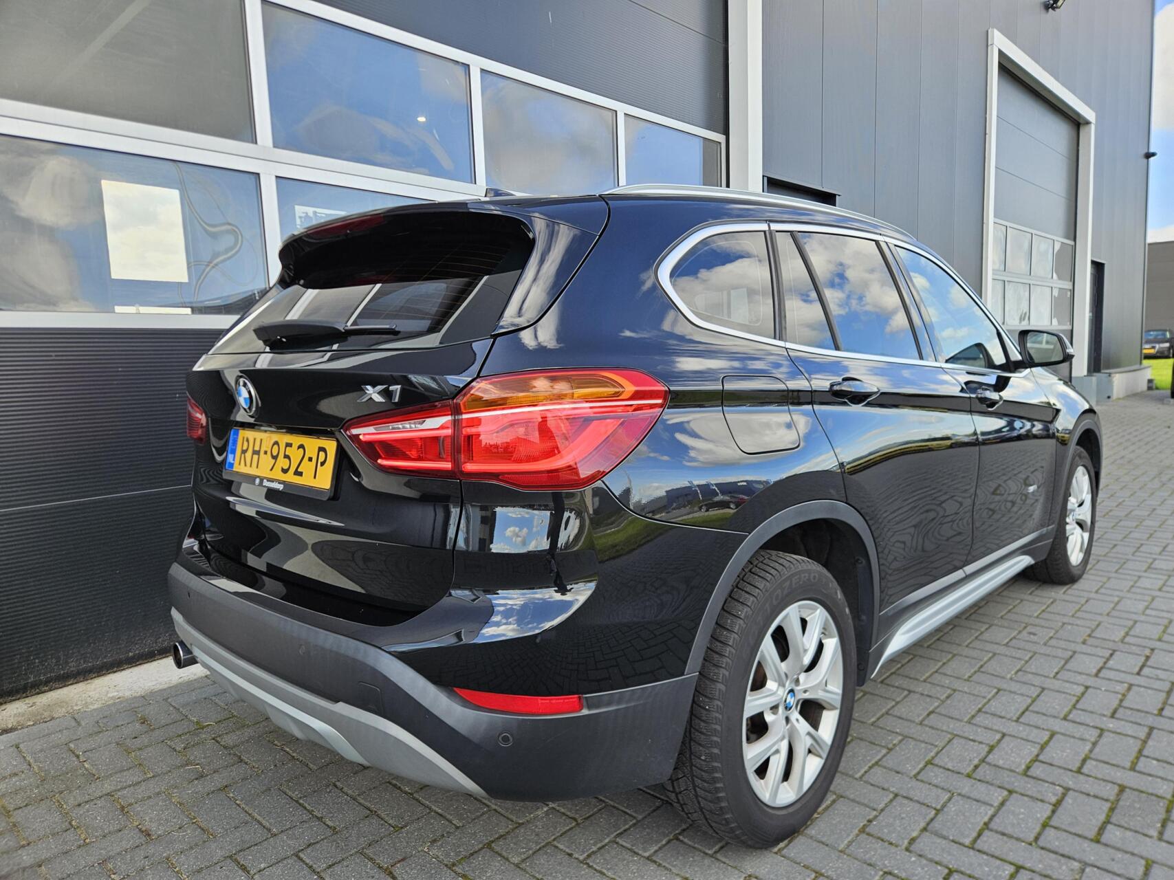 Foto van BMW X1 Sdrive18i