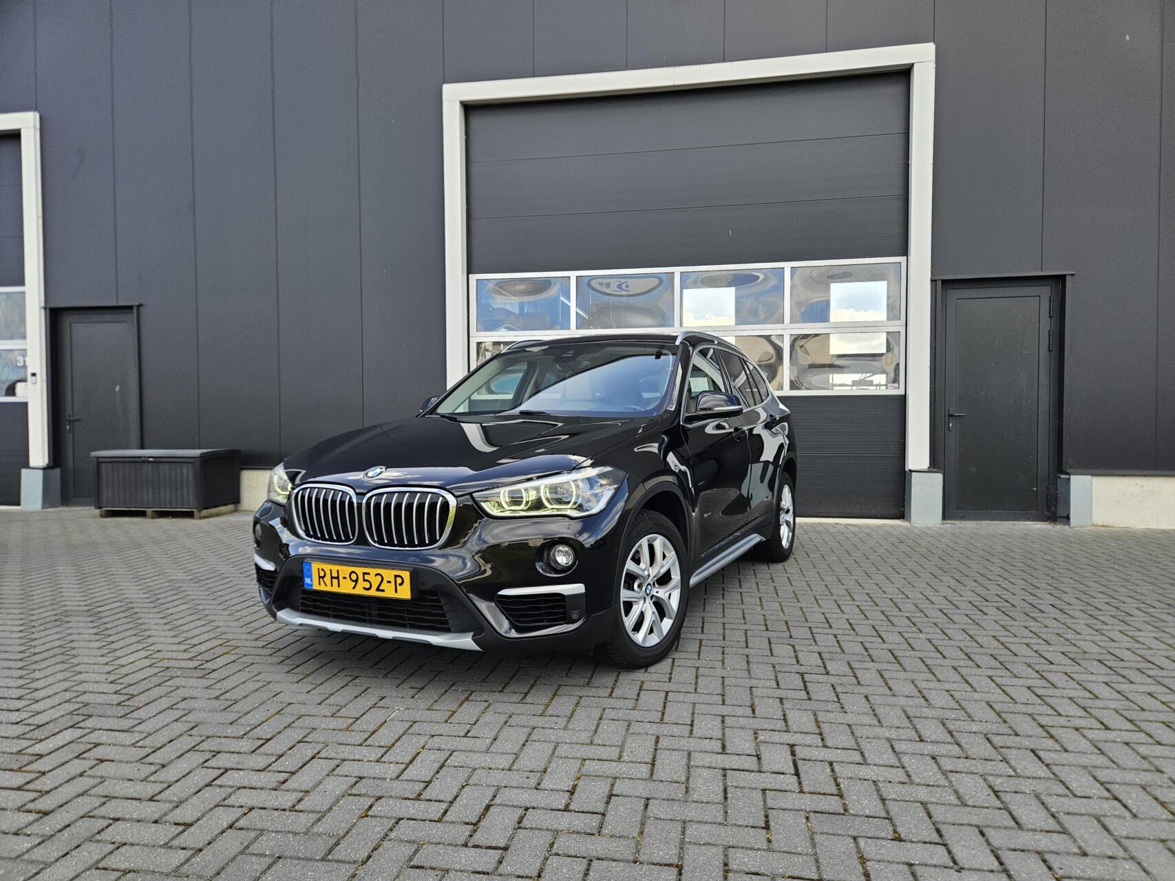 BMW X1 Sdrive18i sDrive18i High Executive Automaat  HUD | Camera | LED 2017 - voorkant