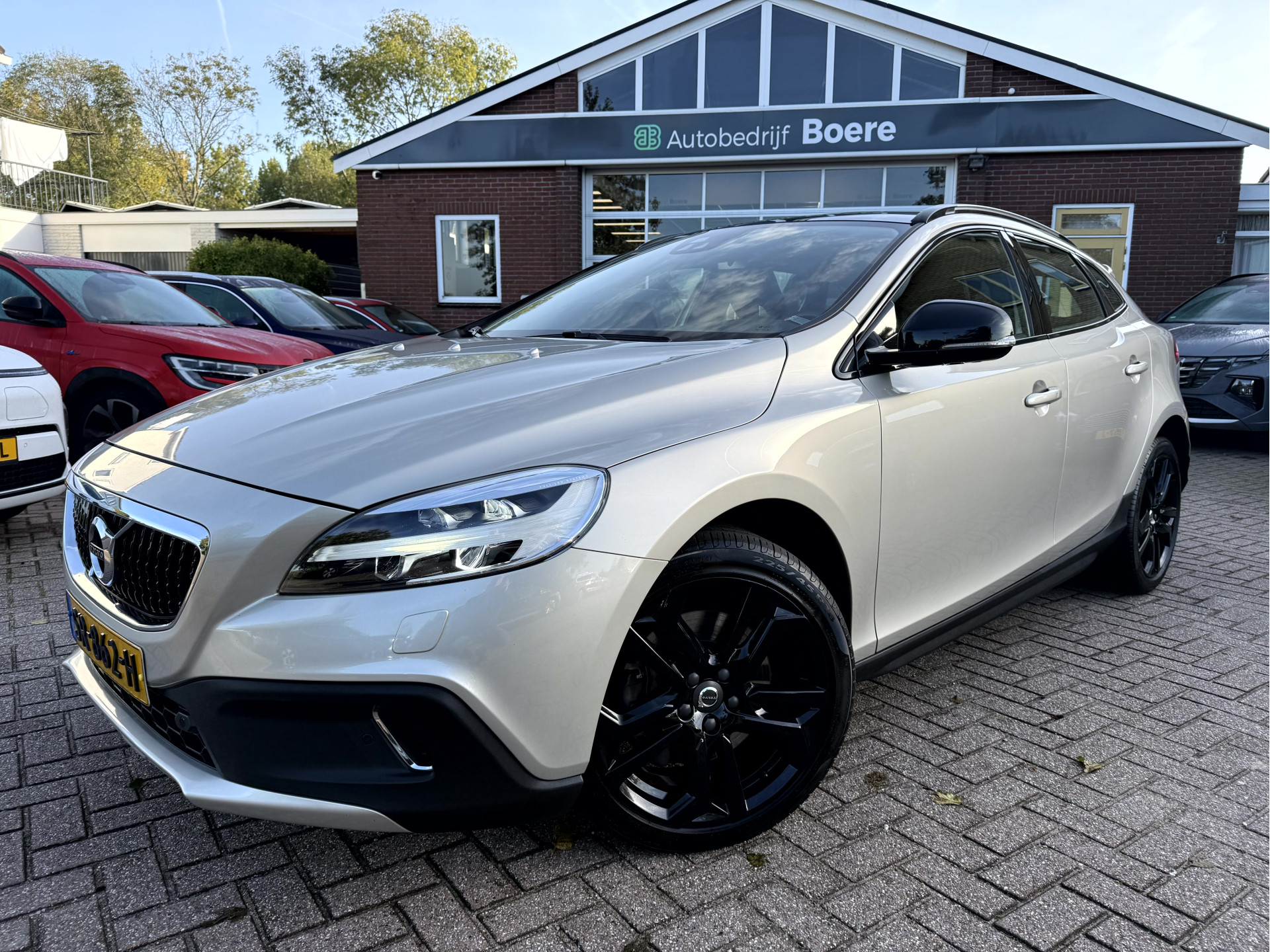 Volvo V40 Cross Country 1.5 T3 Nordic+ Luxury 2018 - voorkant
