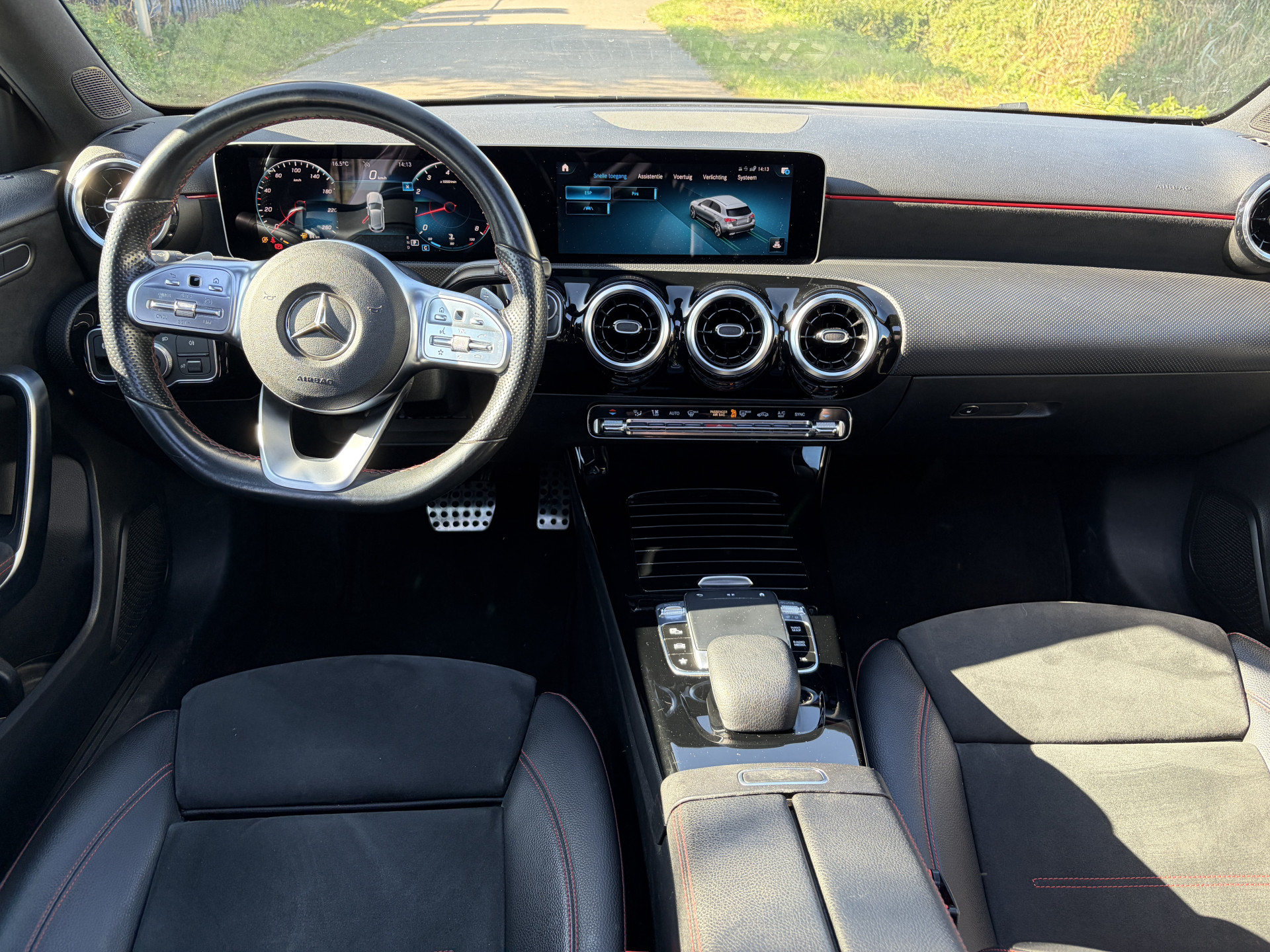 Foto van Mercedes-Benz A 200