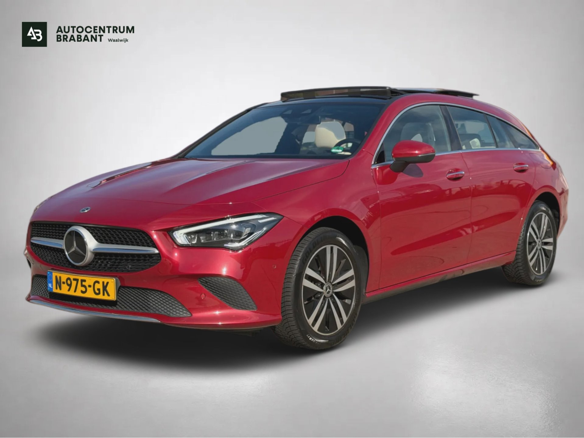Mercedes-Benz Cla 250 E 250e Solution AMG Limited (NL-auto, Goed OnderH, Panorama, SfeerV, Carplay, Lane Assist) 2021 - voorkant