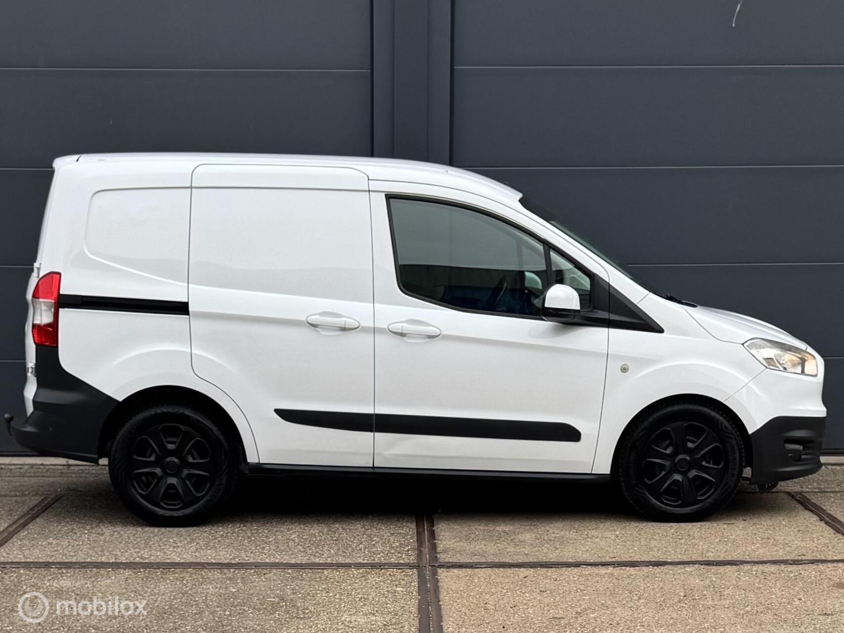 Foto van Ford Transit Courier