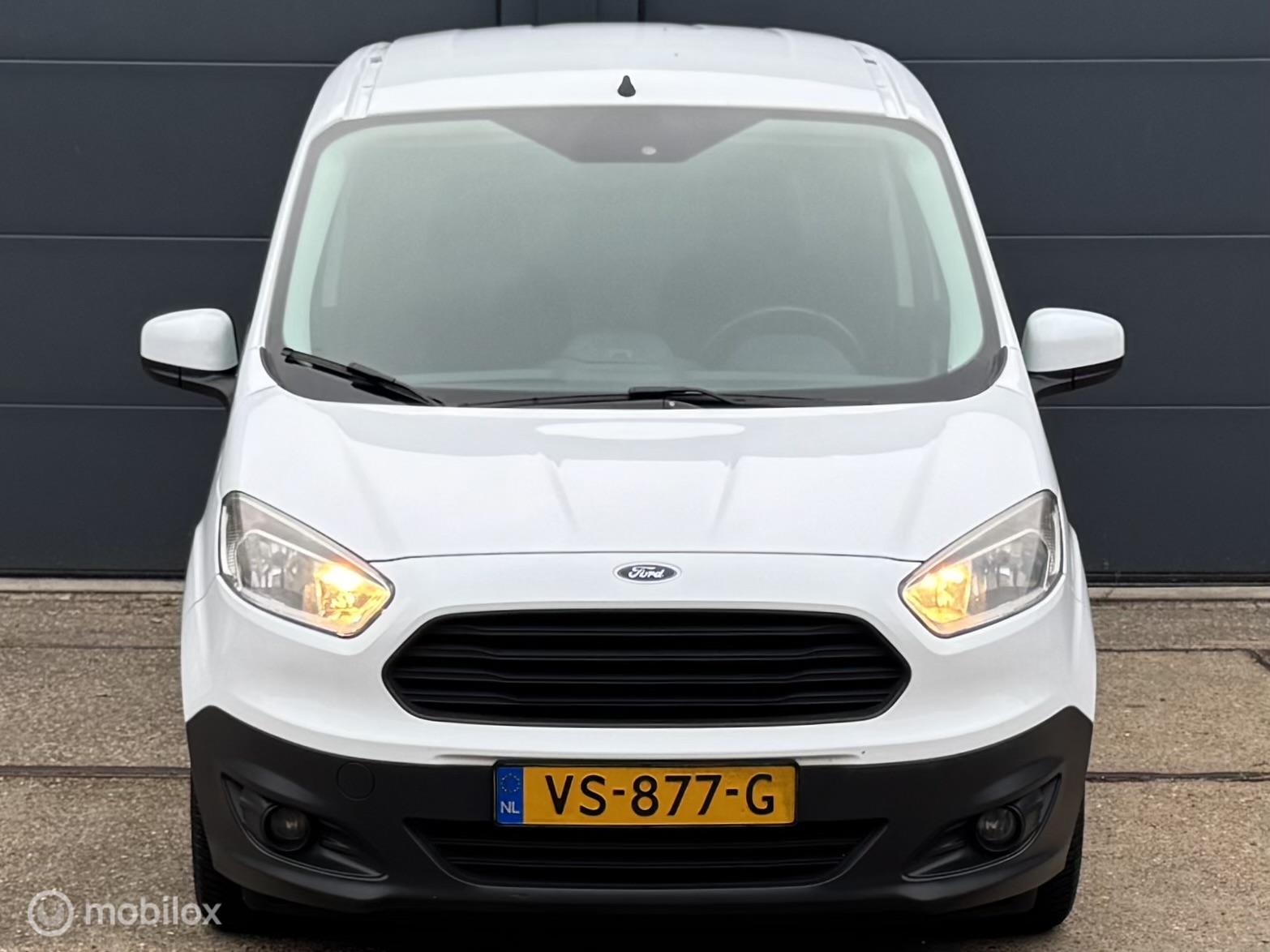 Foto van Ford Transit Courier