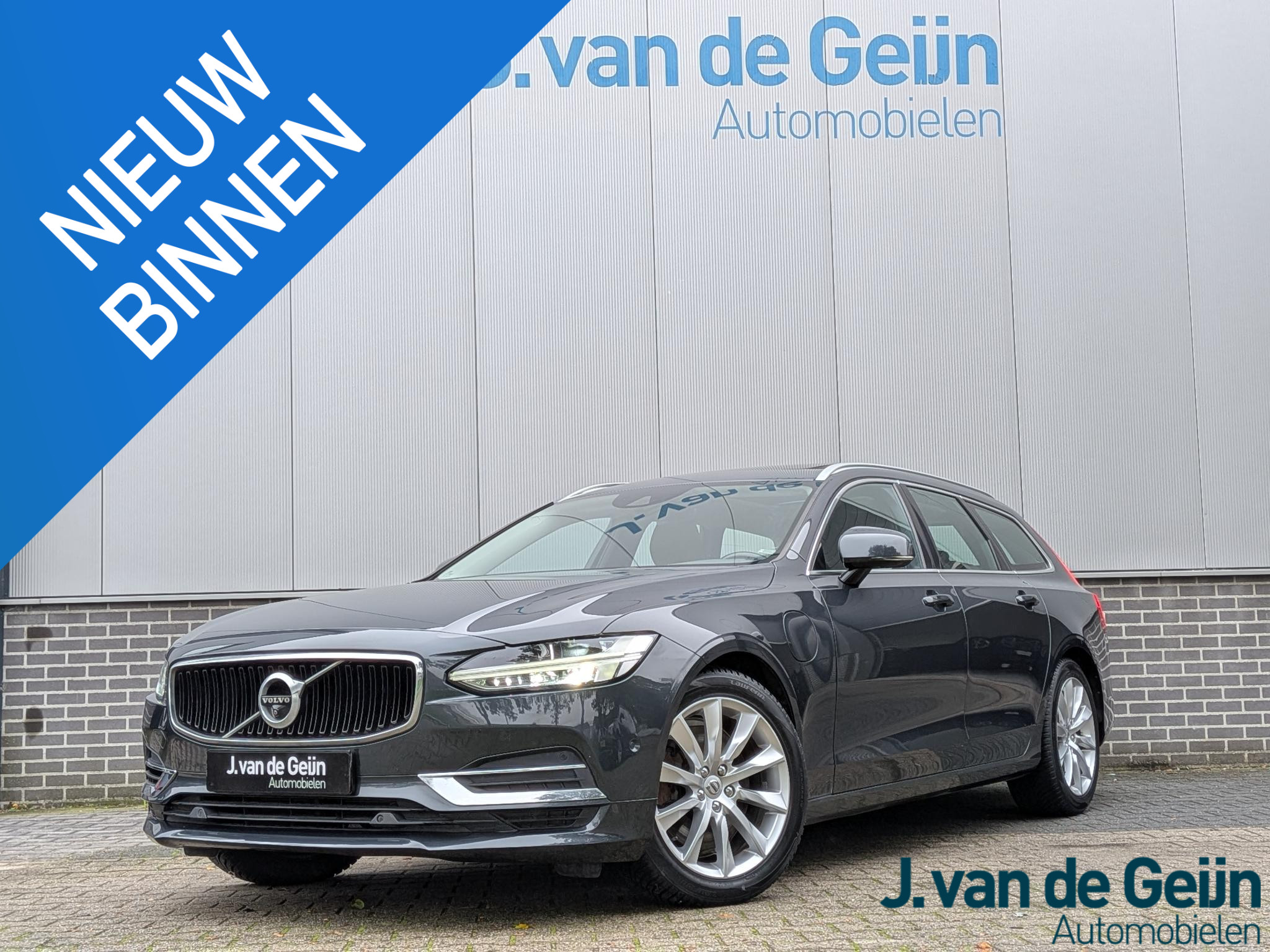 Volvo V90 2.0 T8 AWD Momentum 2017 - voorkant