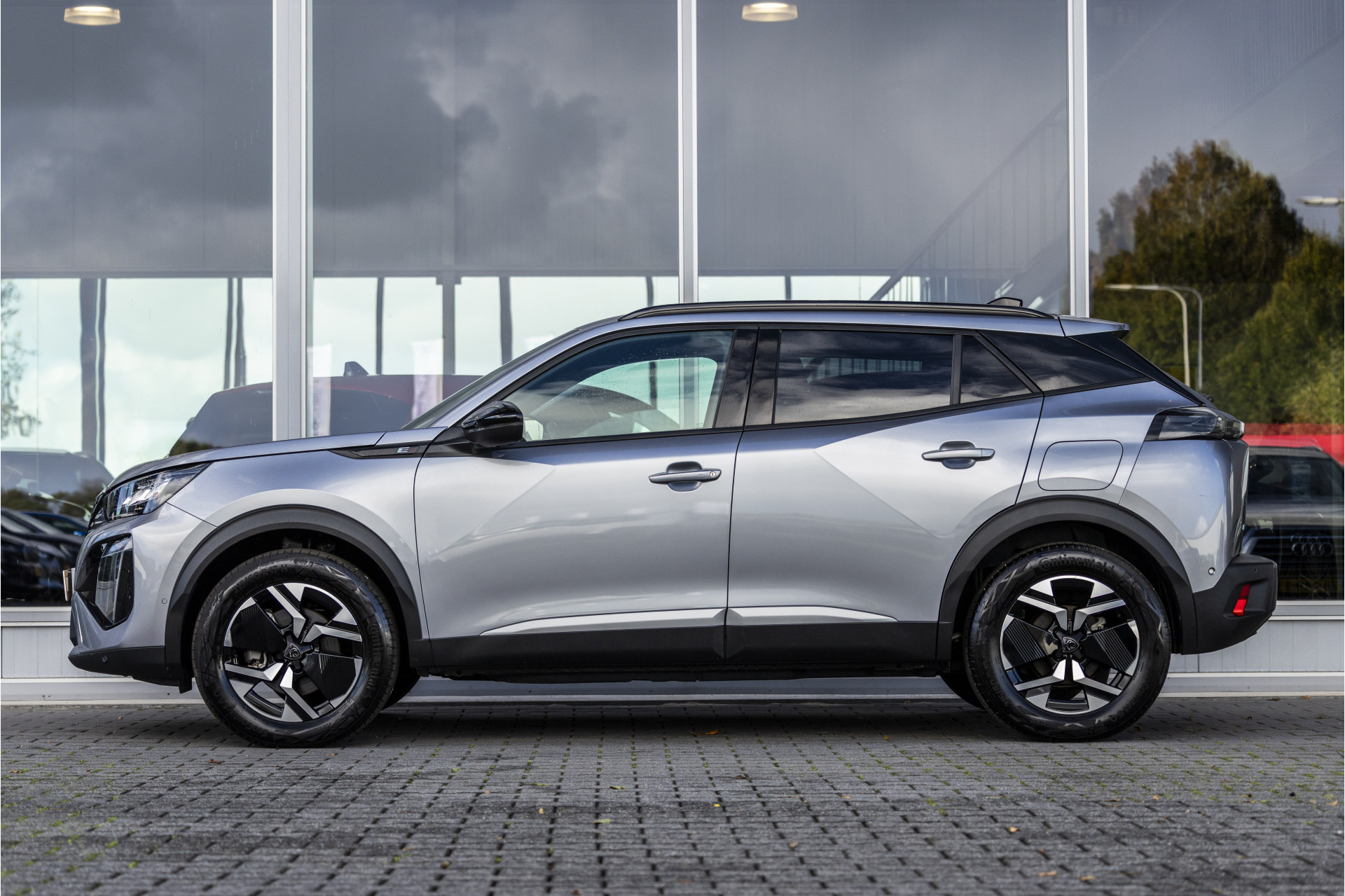 Foto van Peugeot E-2008