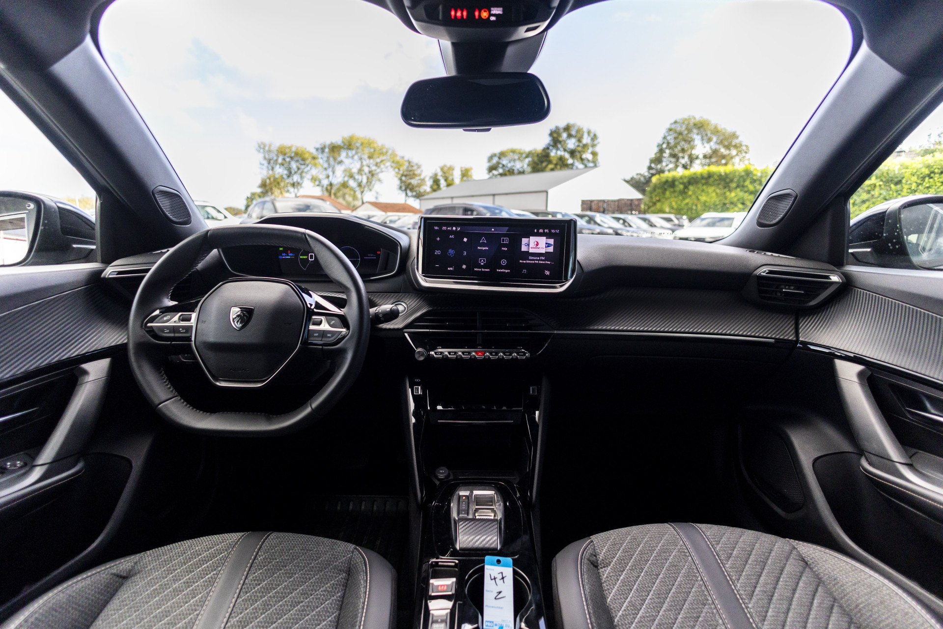 Foto van Peugeot E-2008