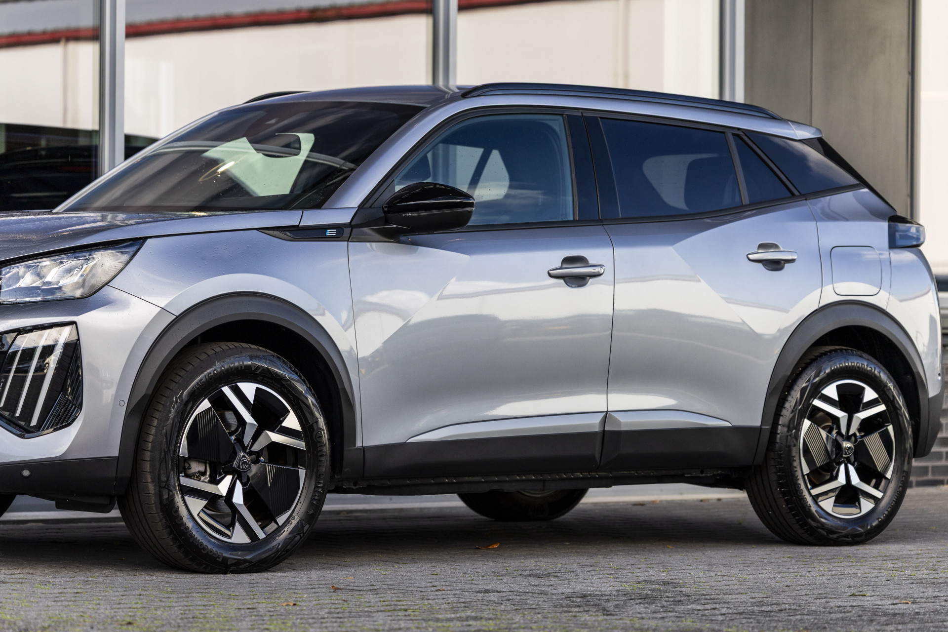 Foto van Peugeot E-2008