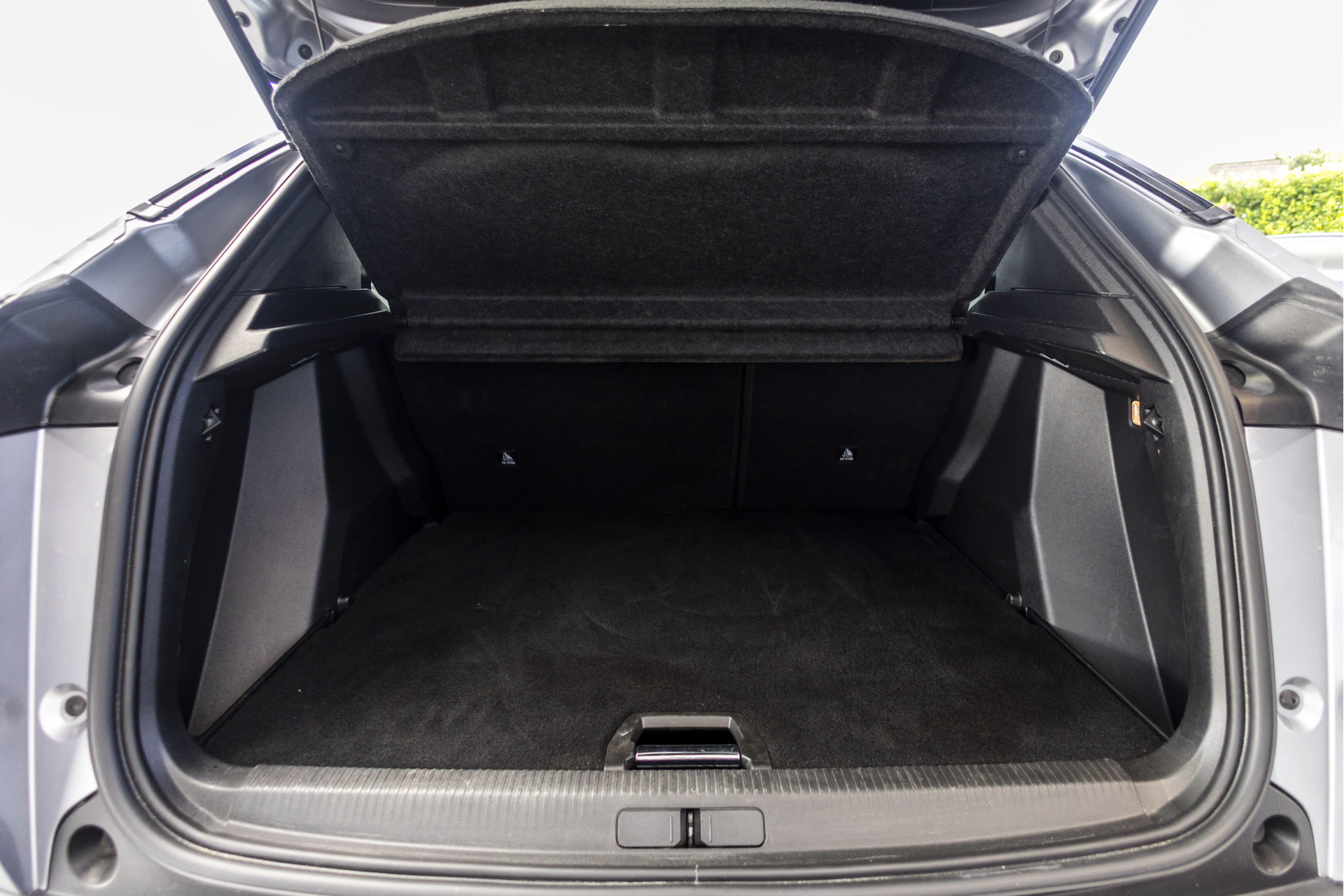 Foto van Peugeot E-2008