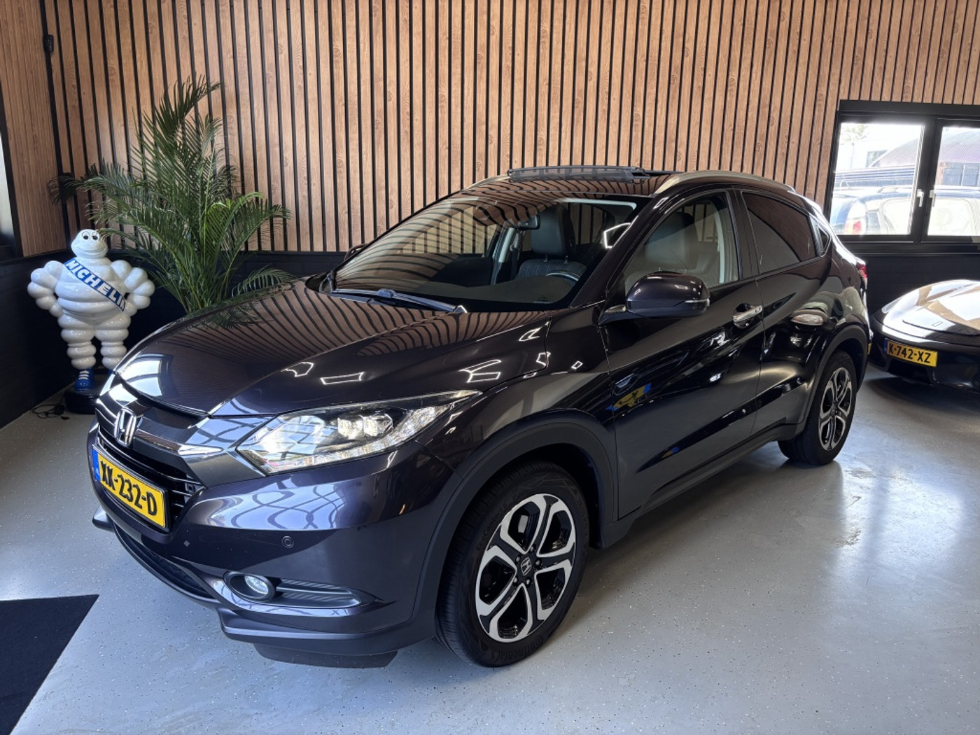 Honda Hr-v 1.5 i-VTEC Executive LED/TREKHAAK/STOELVERWARMING/LINEASSIST/NAVI 2017 - voorkant