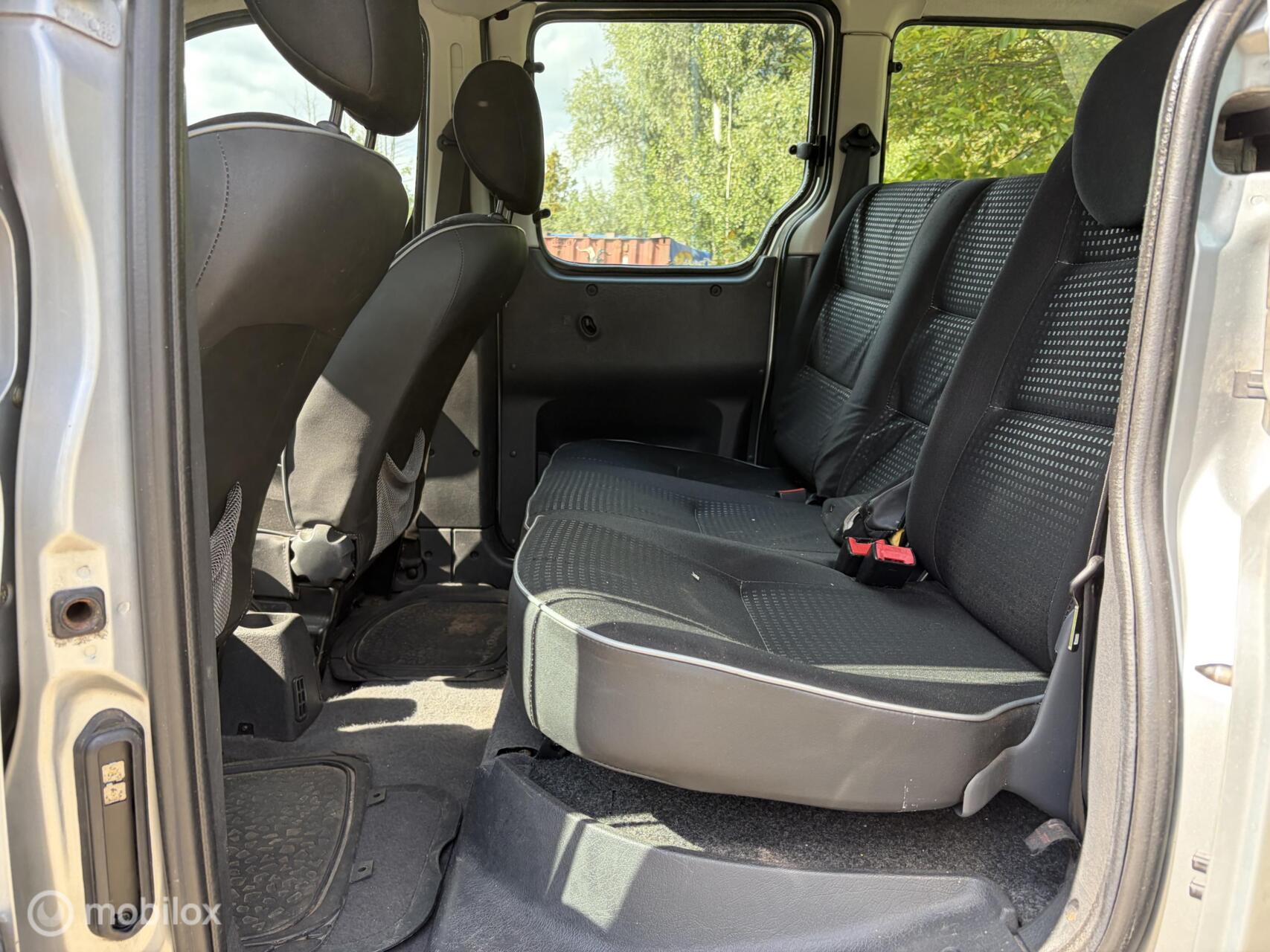 Foto van Peugeot Partner
