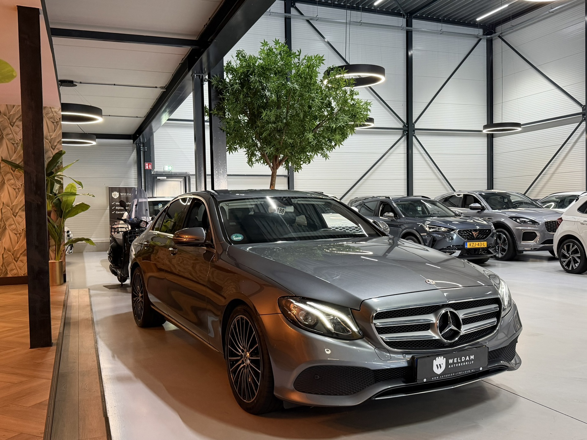 Foto van Mercedes-Benz E 200