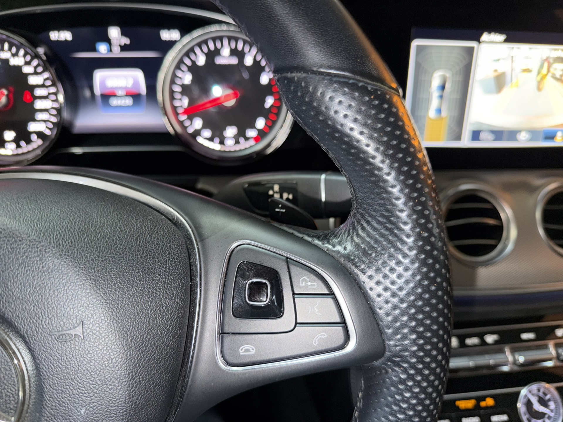 Foto van Mercedes-Benz E 200