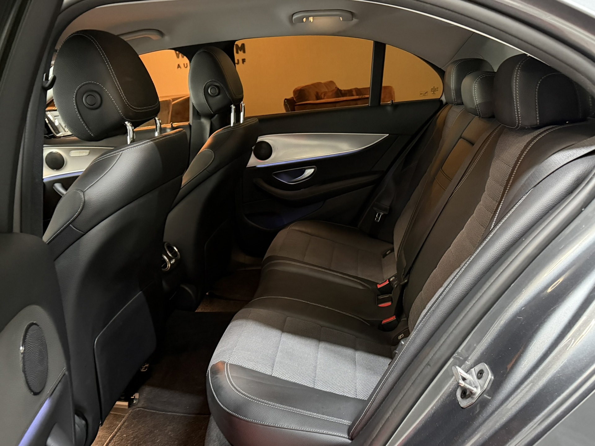Foto van Mercedes-Benz E 200