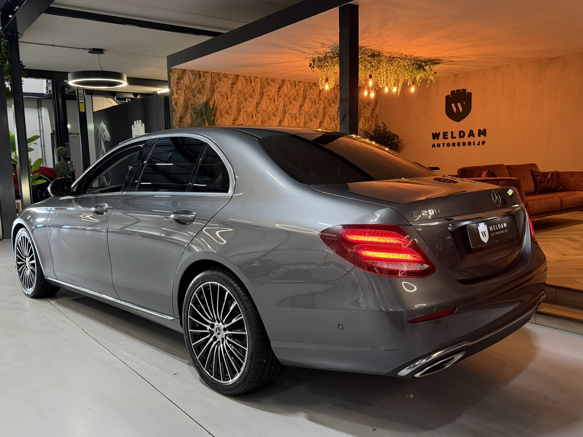 Foto van Mercedes-Benz E 200