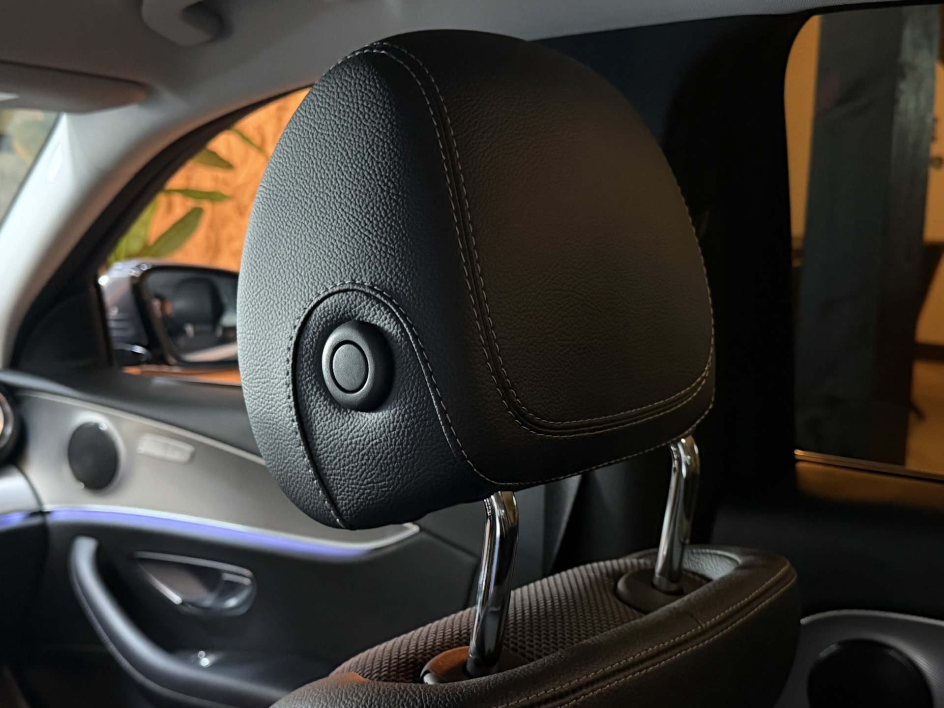 Foto van Mercedes-Benz E 200