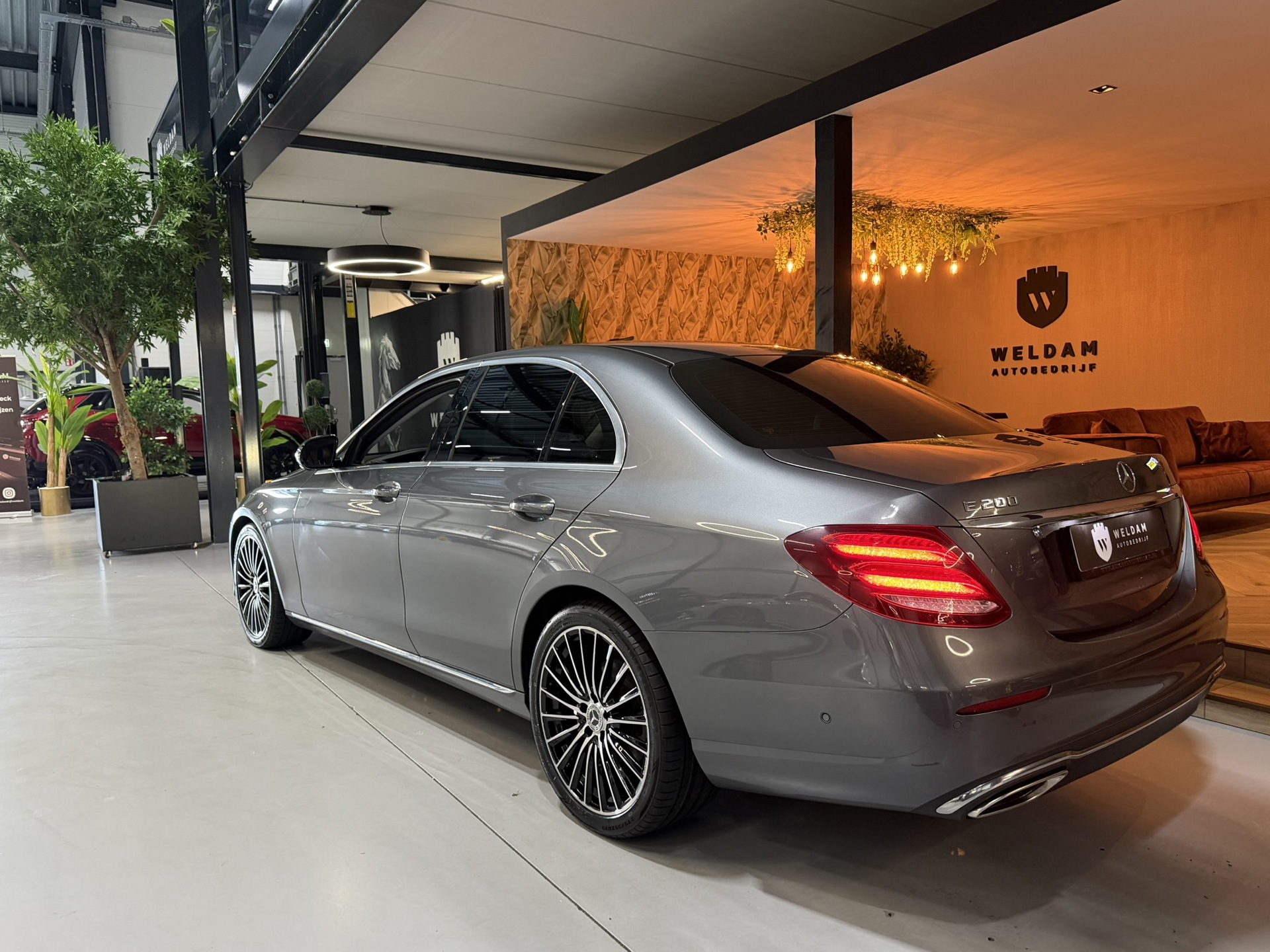 Foto van Mercedes-Benz E 200