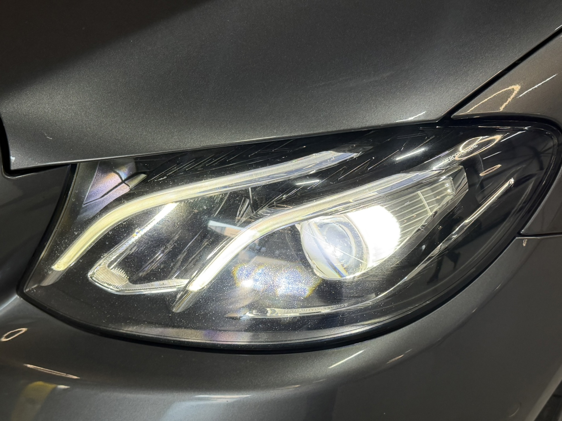 Foto van Mercedes-Benz E 200