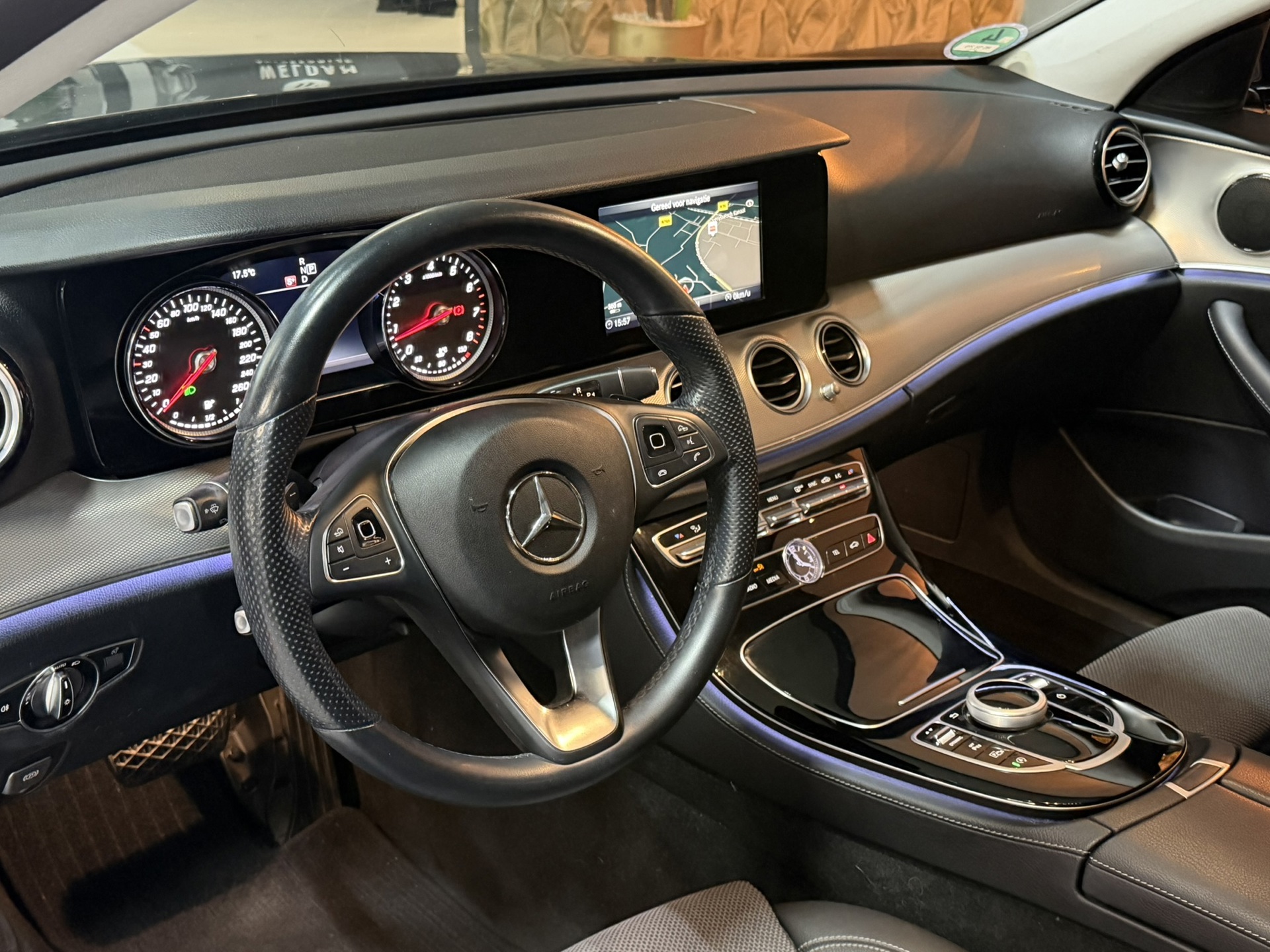 Foto van Mercedes-Benz E 200